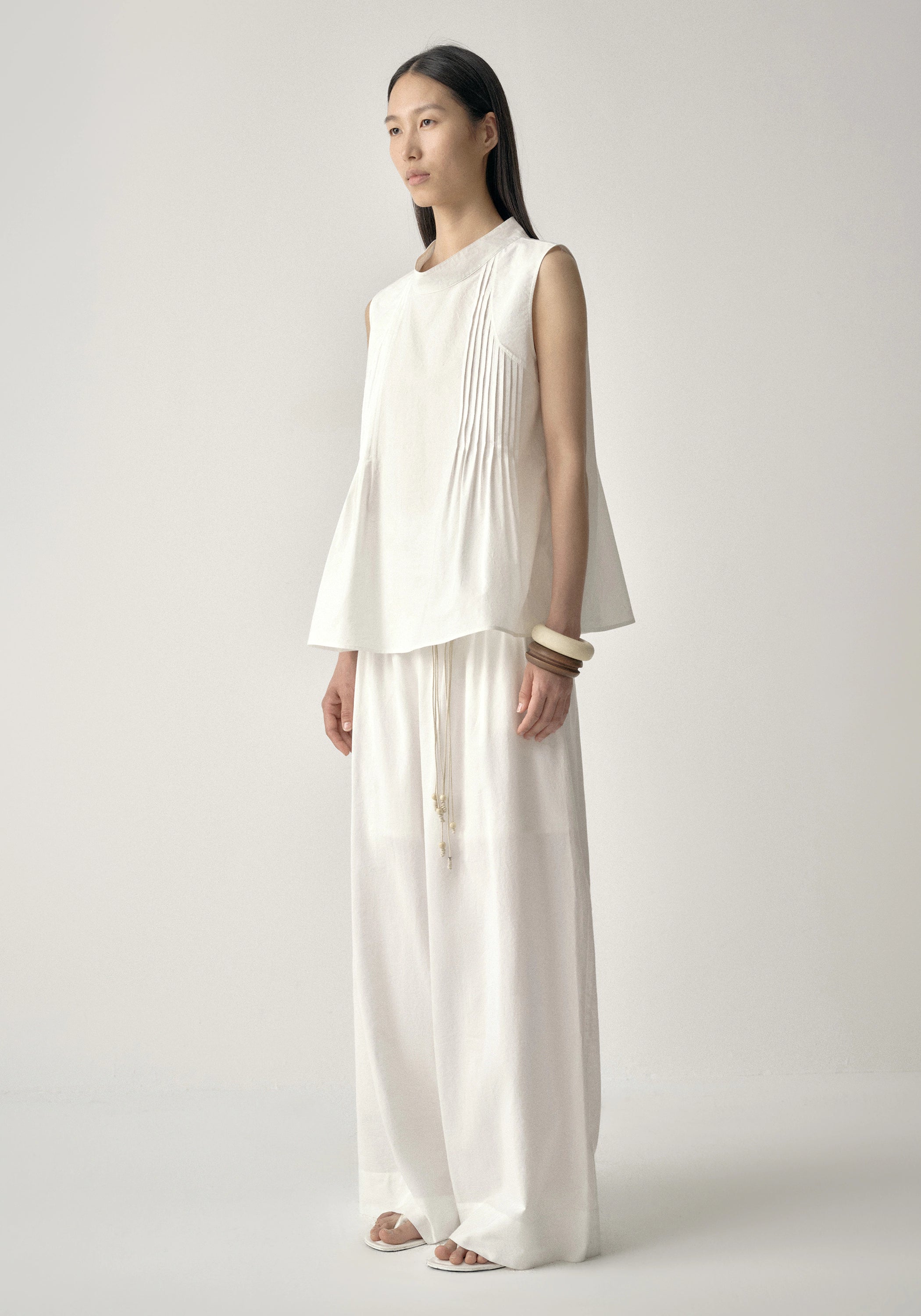 #color_off white