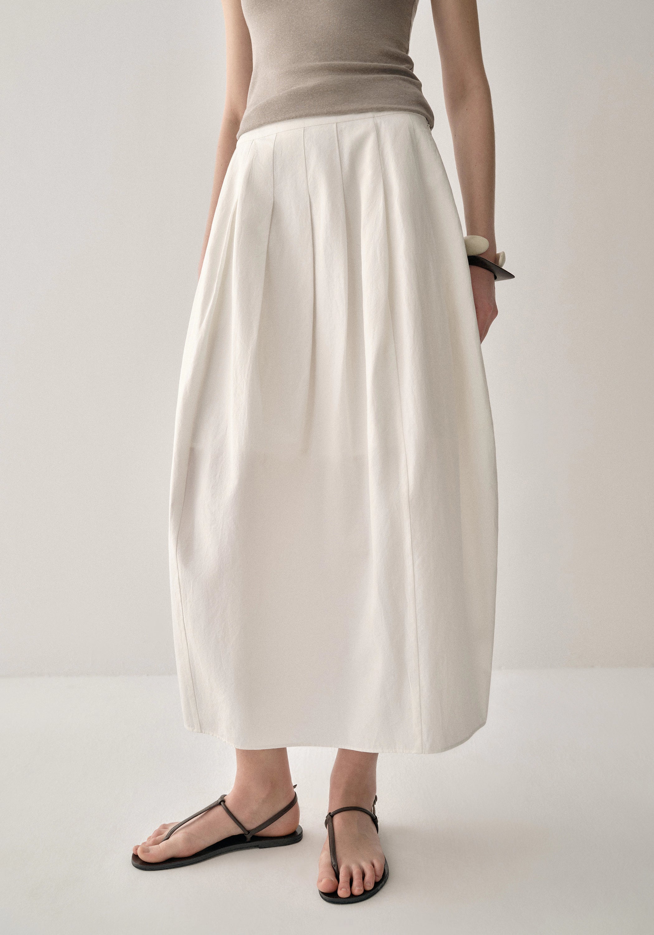 #color_cream white