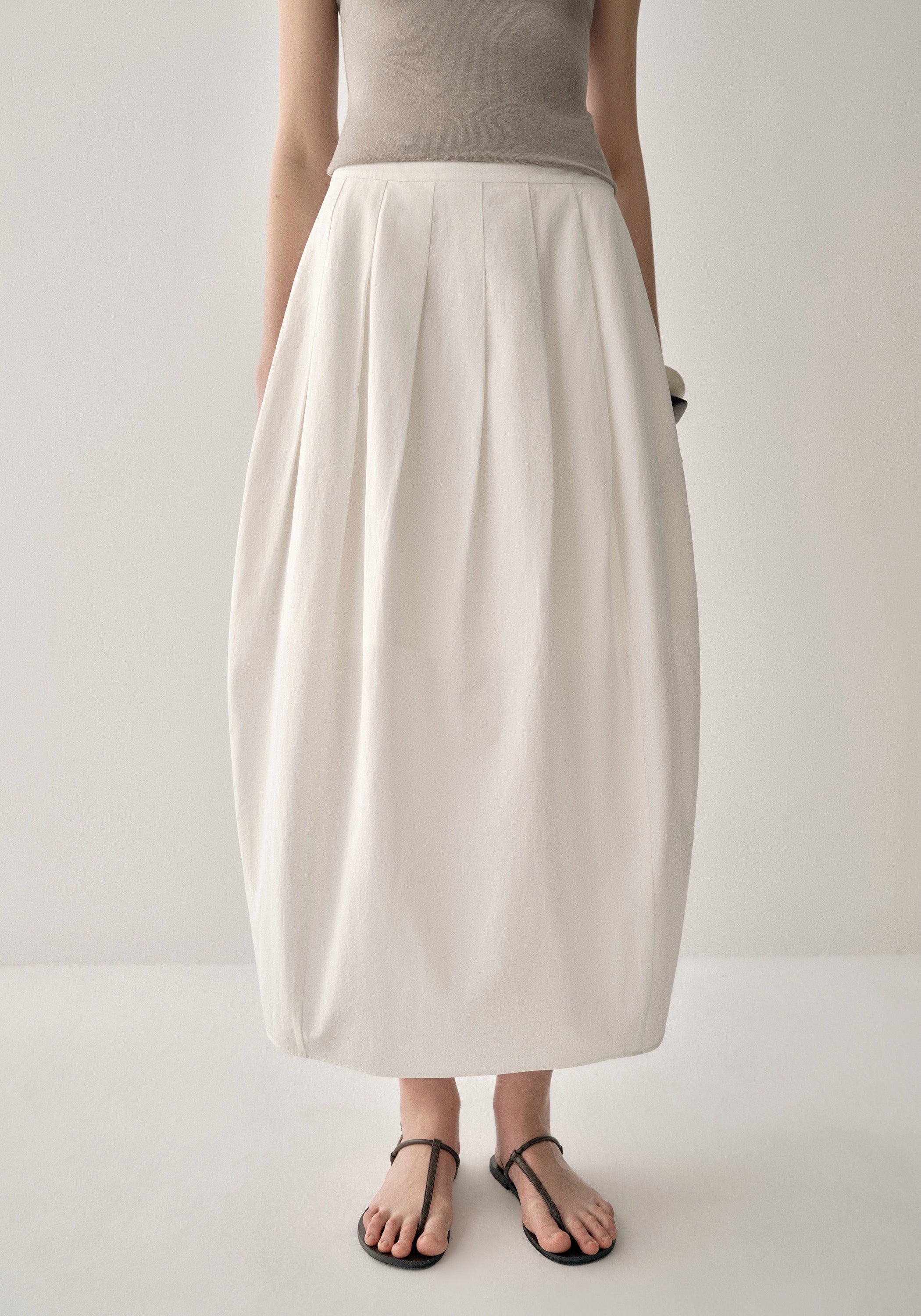 #color_cream white