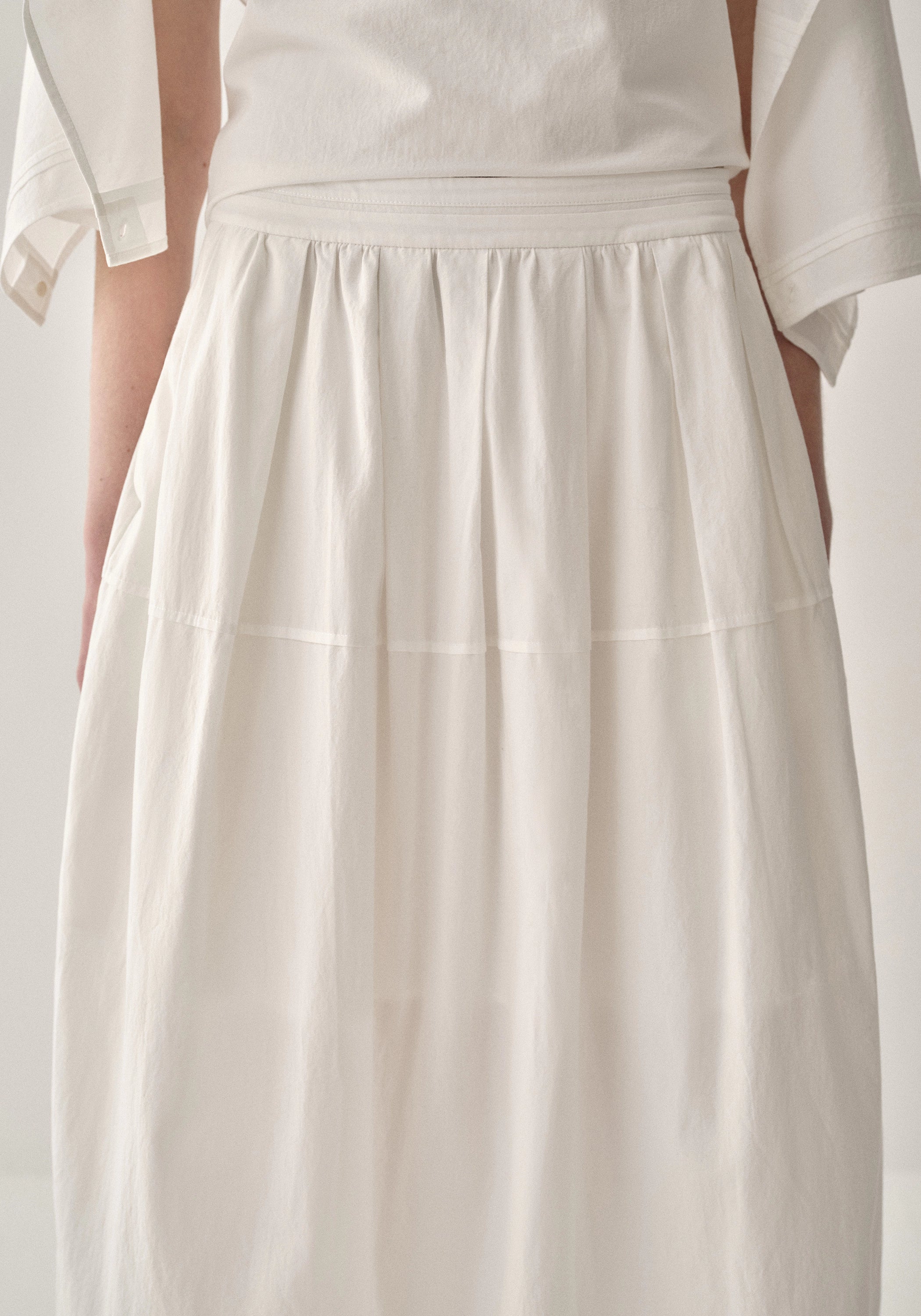 #color_off white
