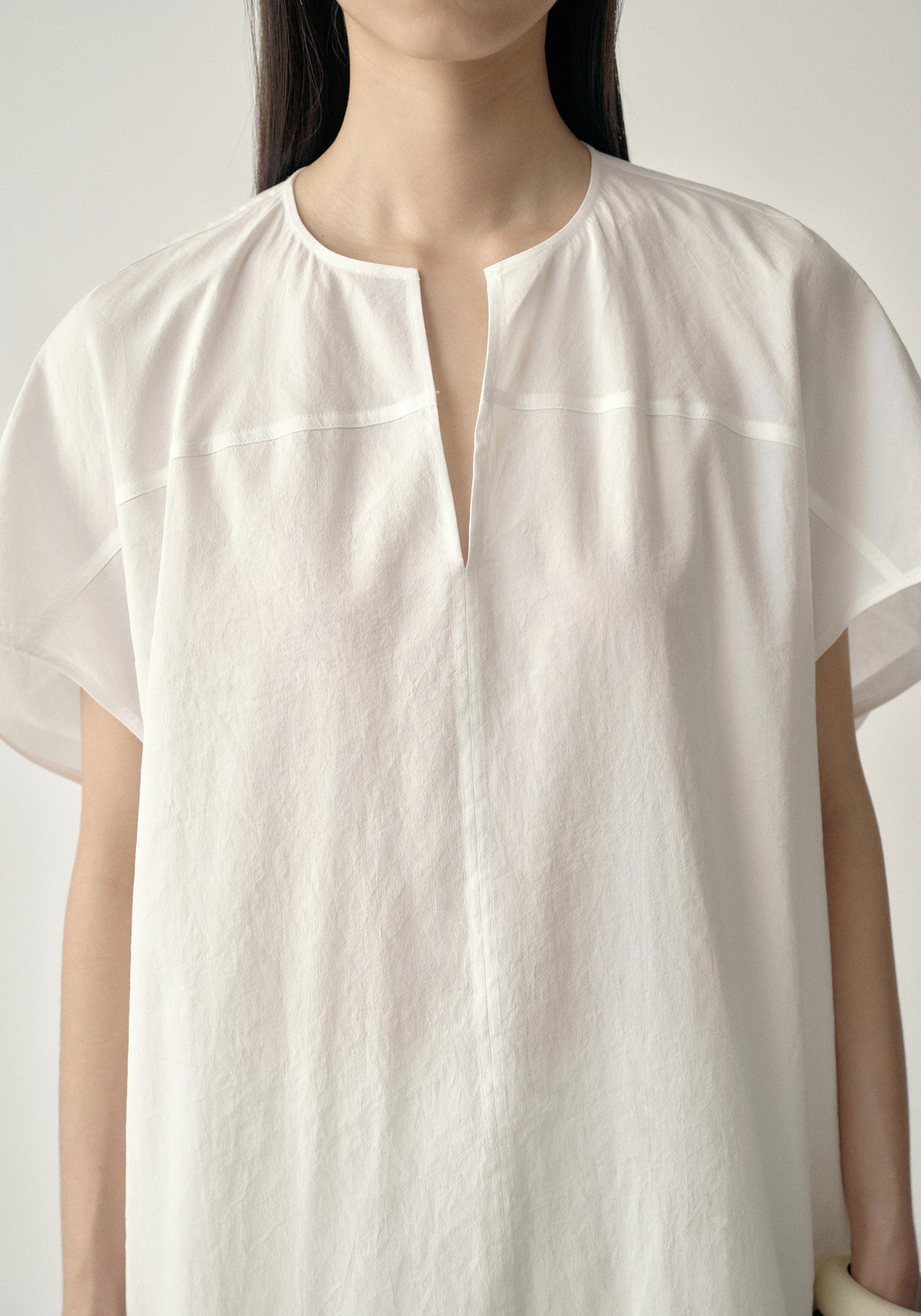 #color_off white