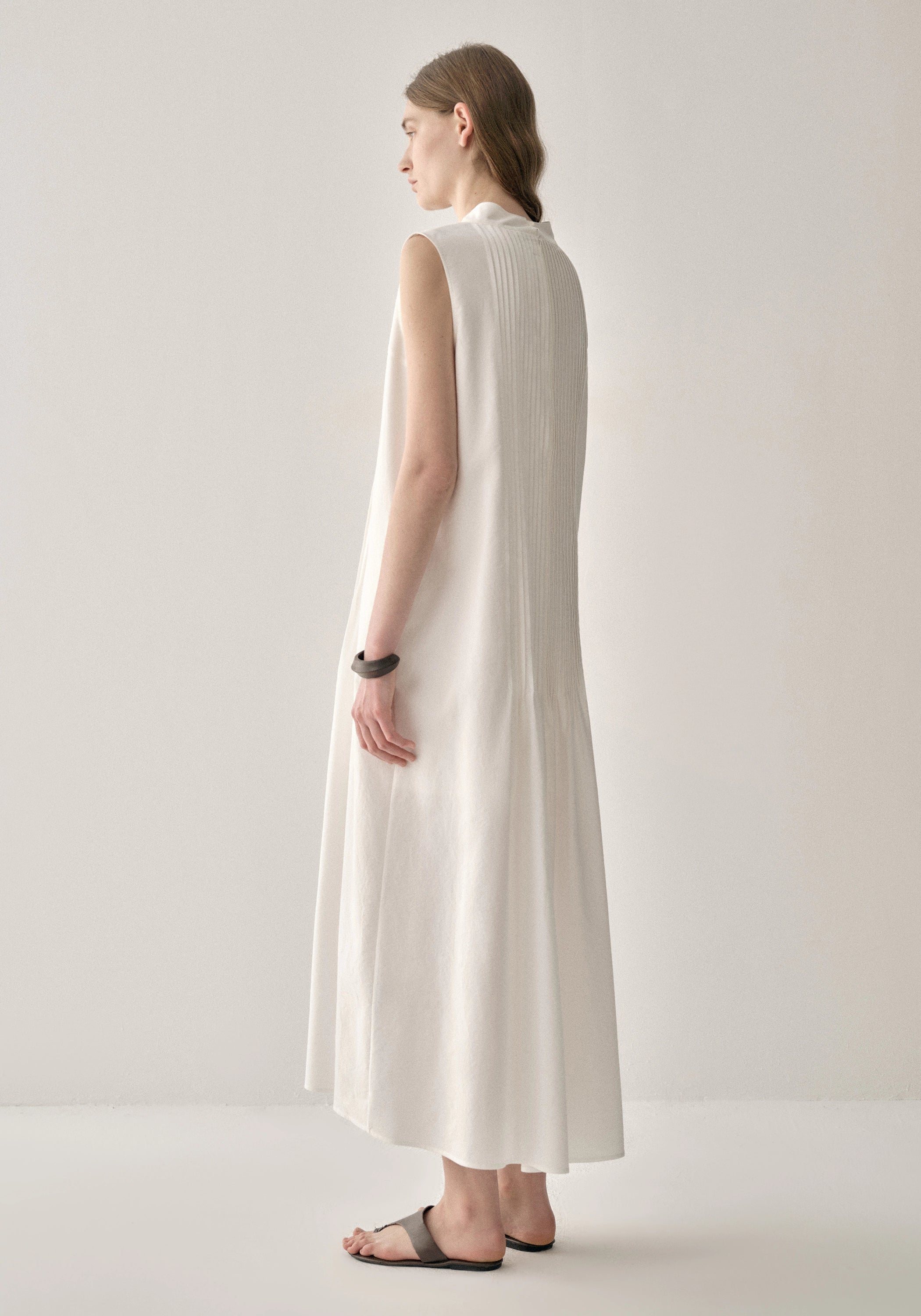 #color_off white