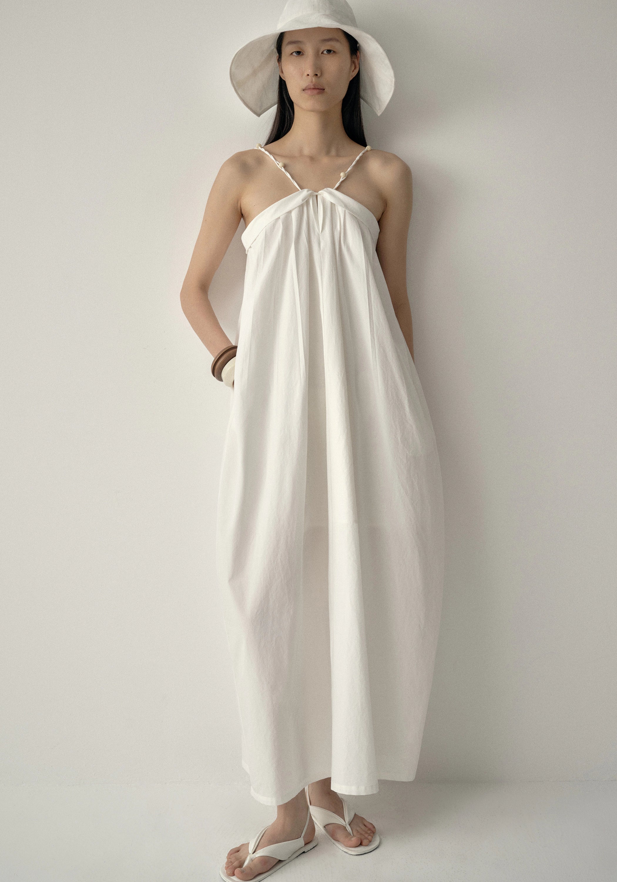 #color_off white