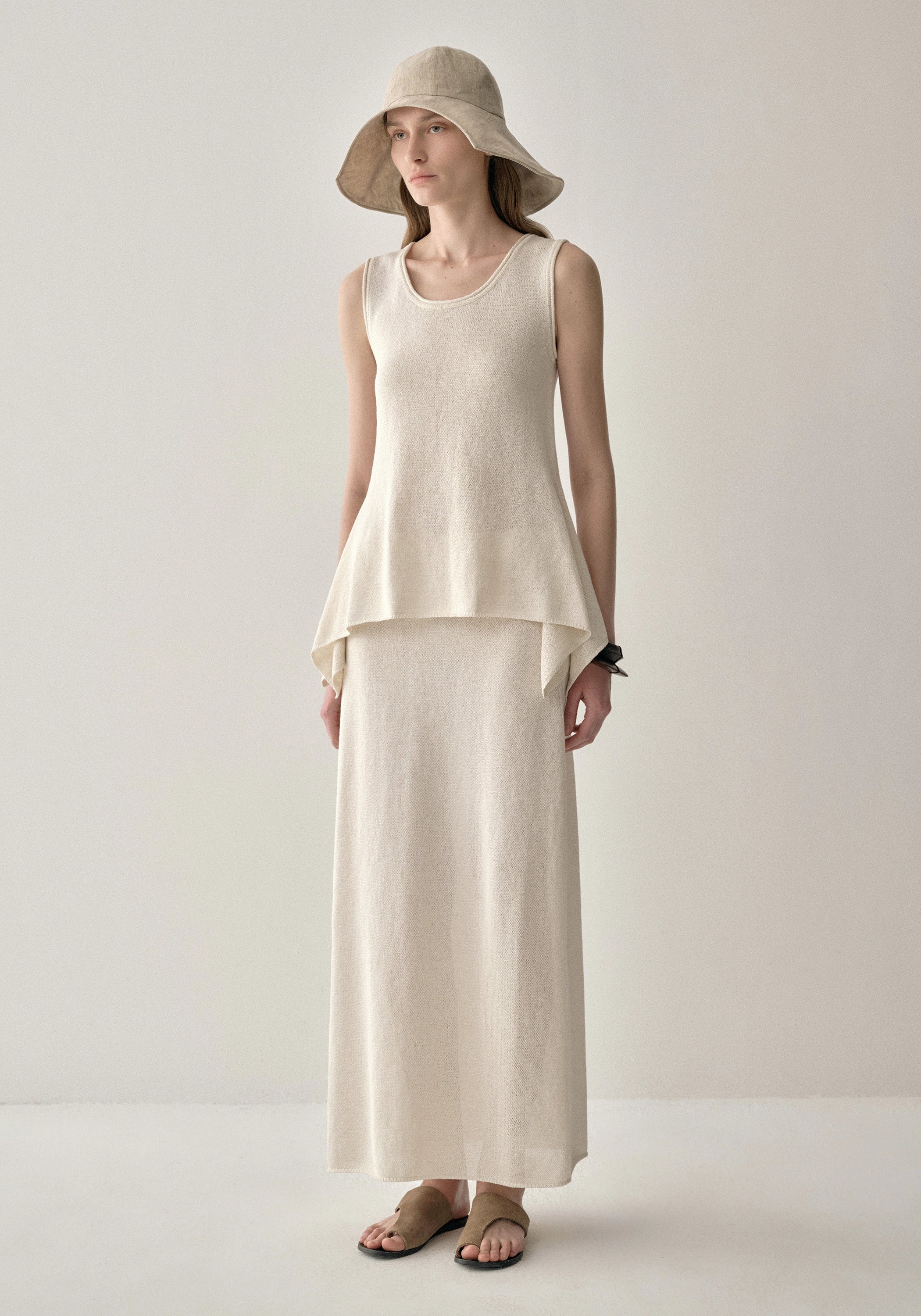 #color_off white