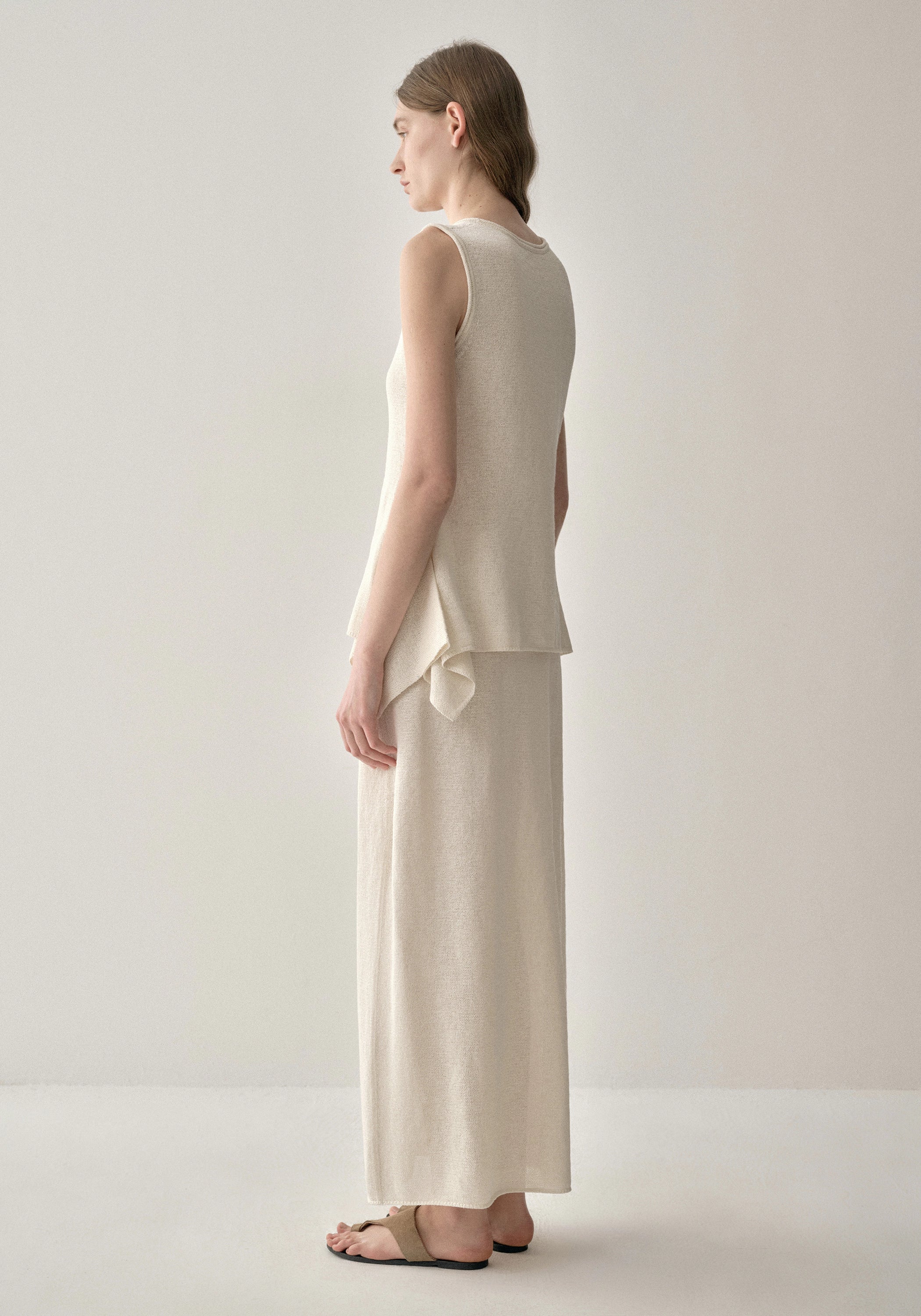 #color_off white