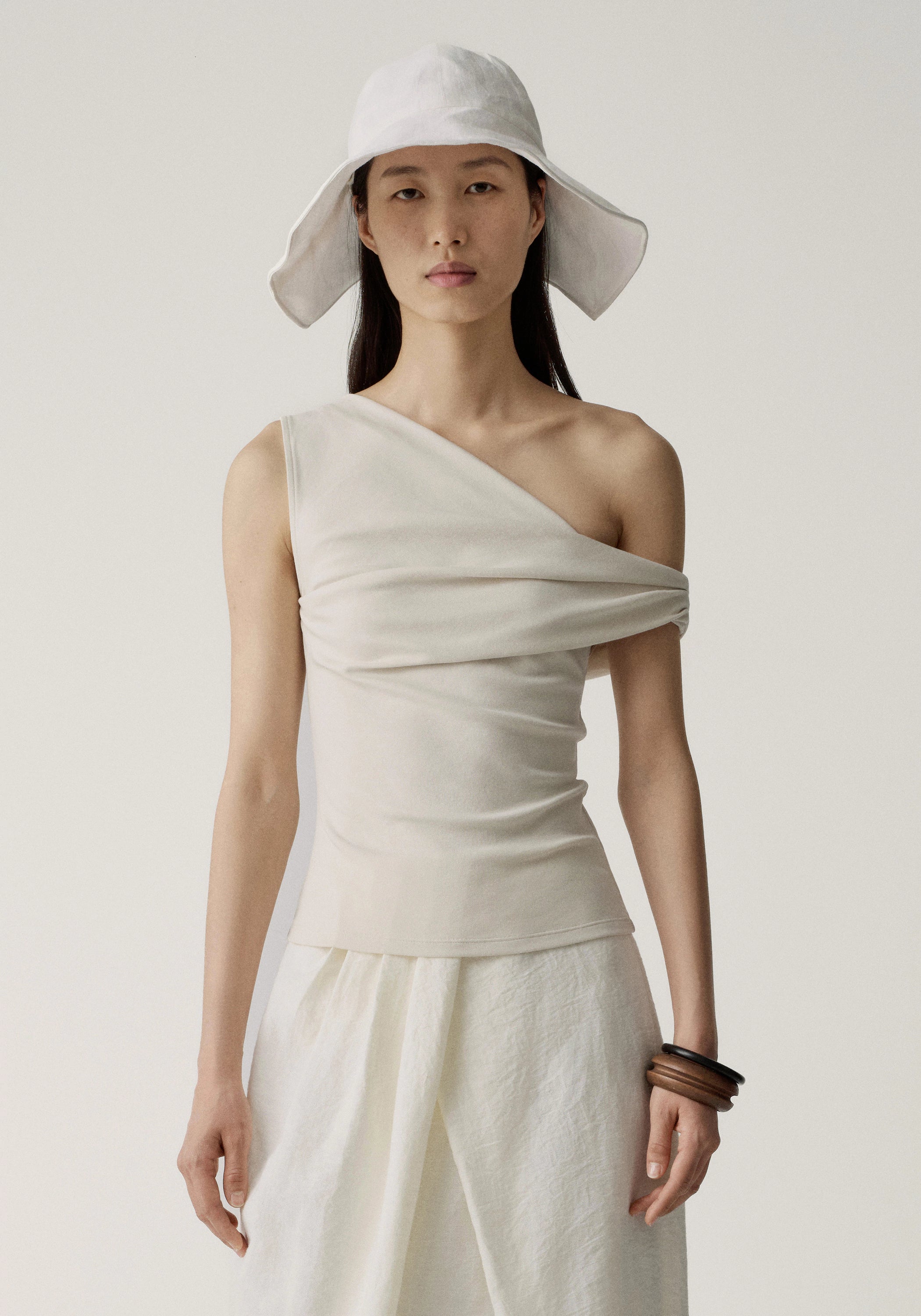 #color_cream white
