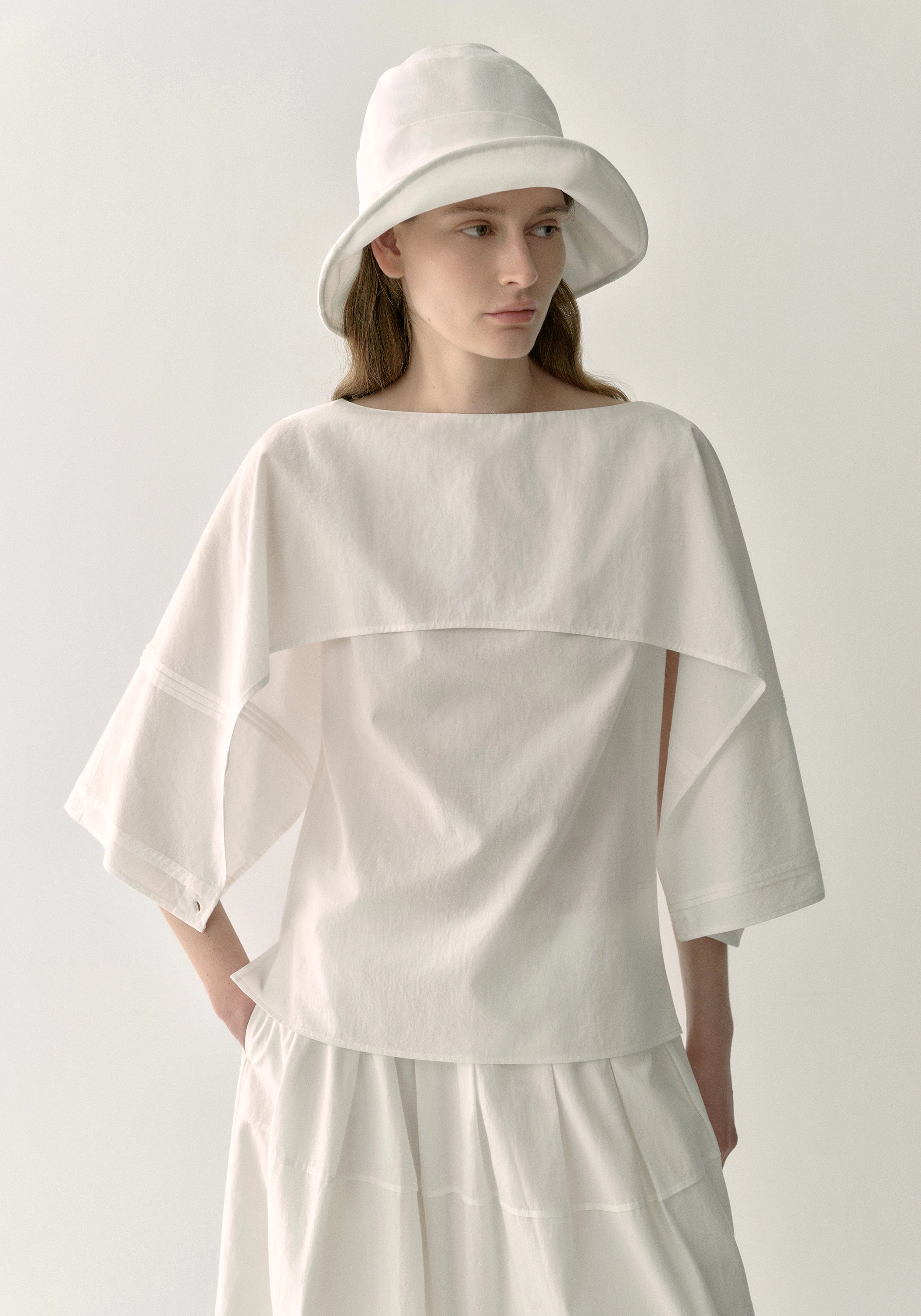 #color_off white