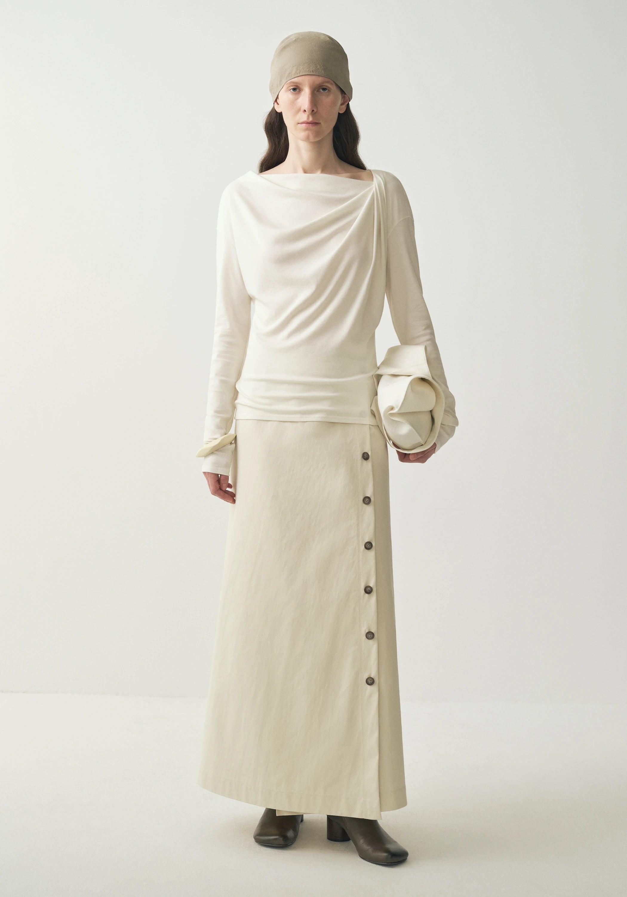 #color_off white