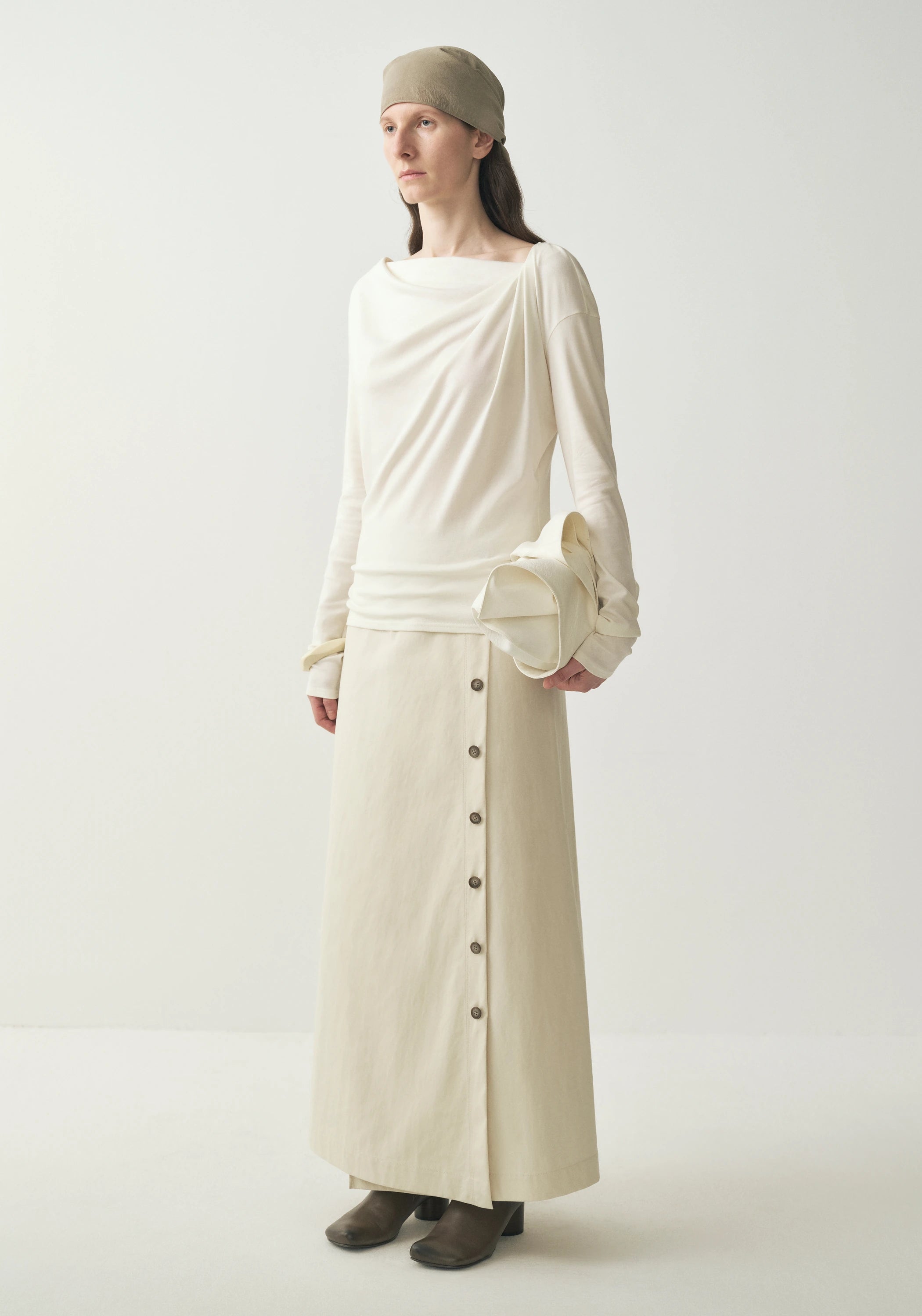 #color_off white