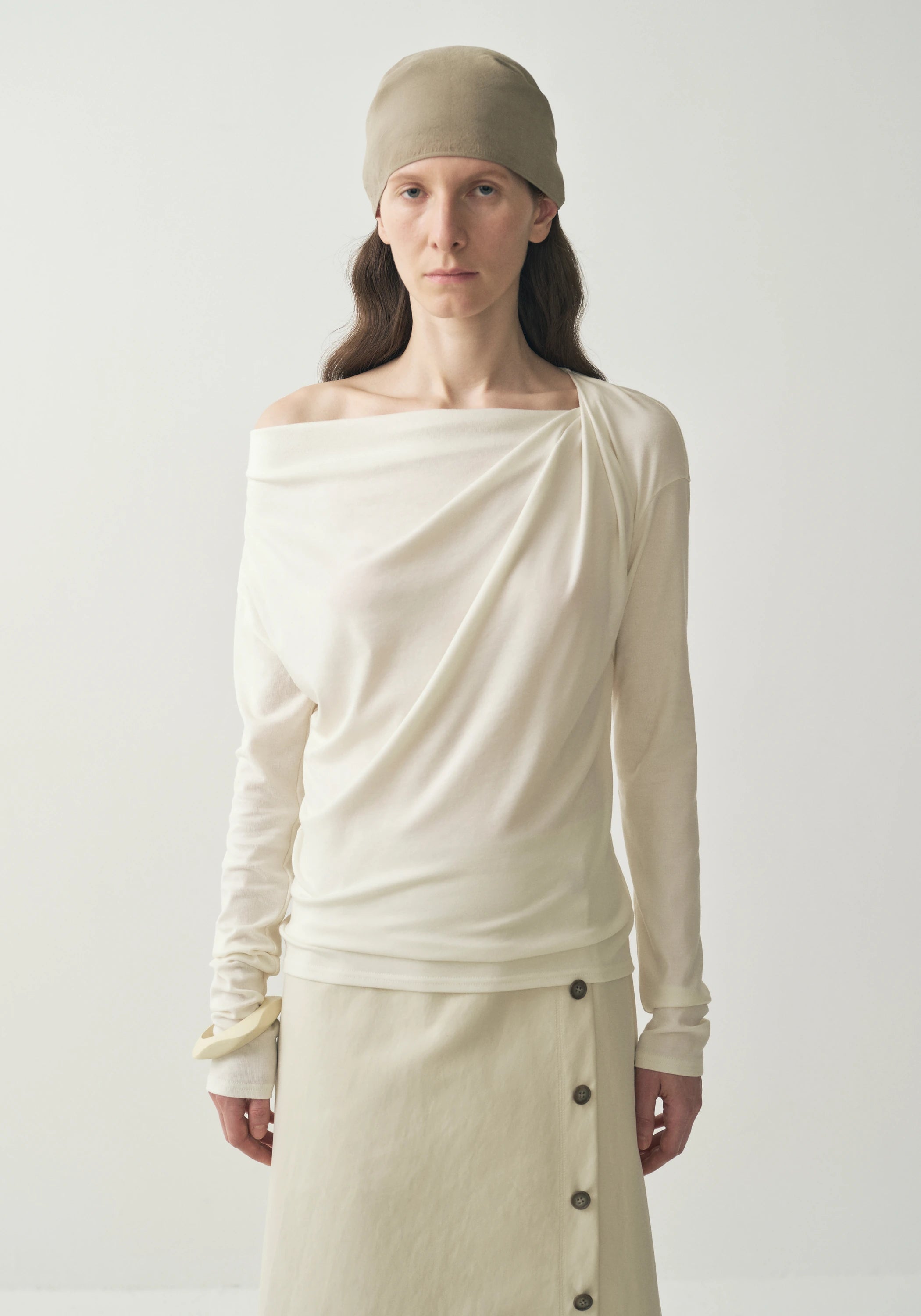 #color_off white