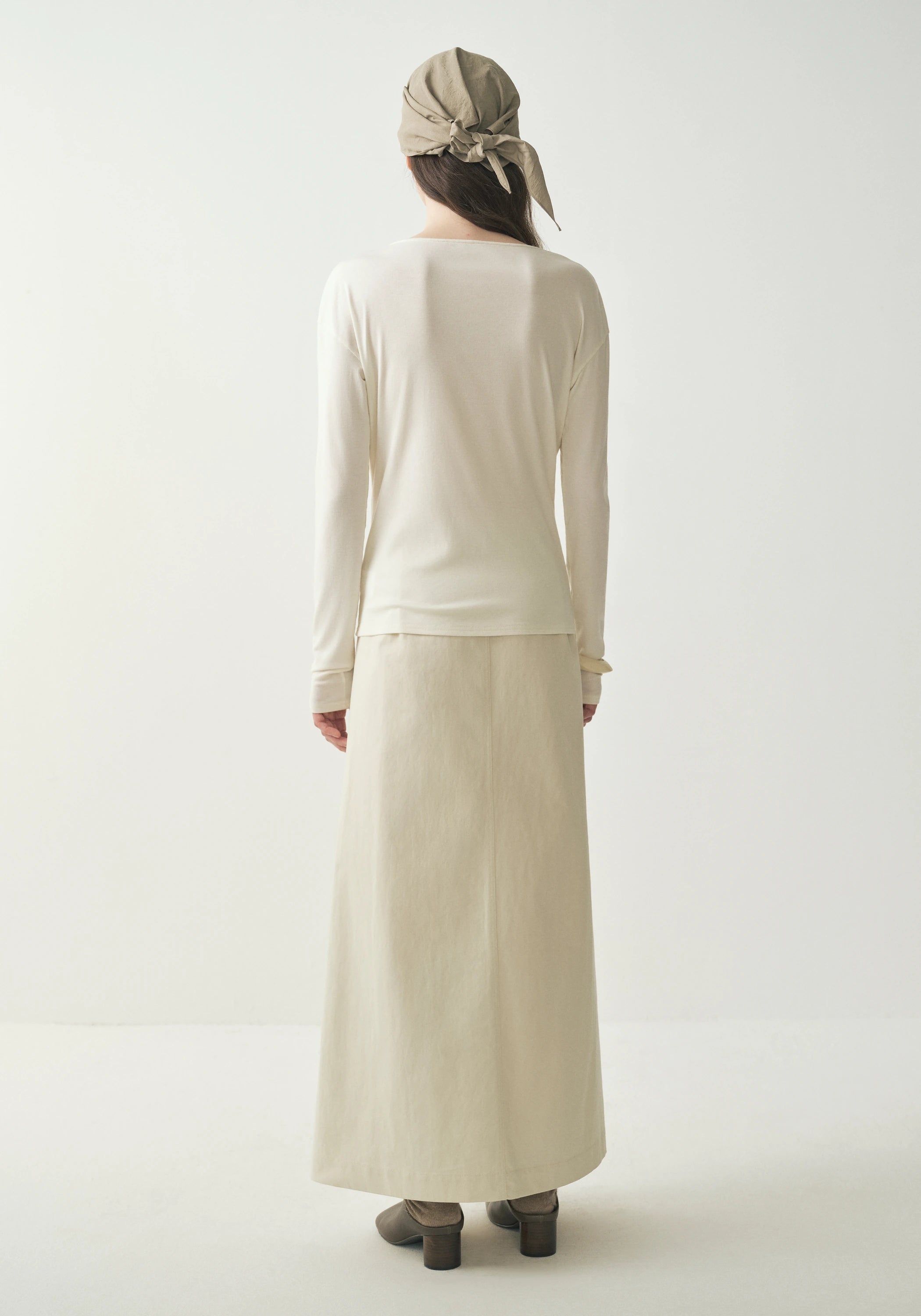 #color_off white