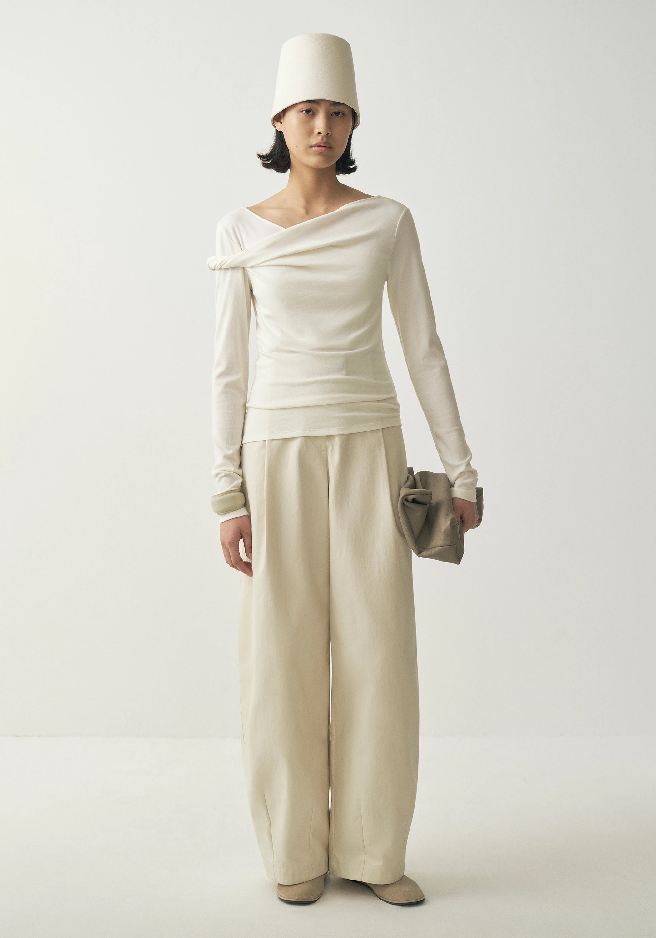 #color_off white