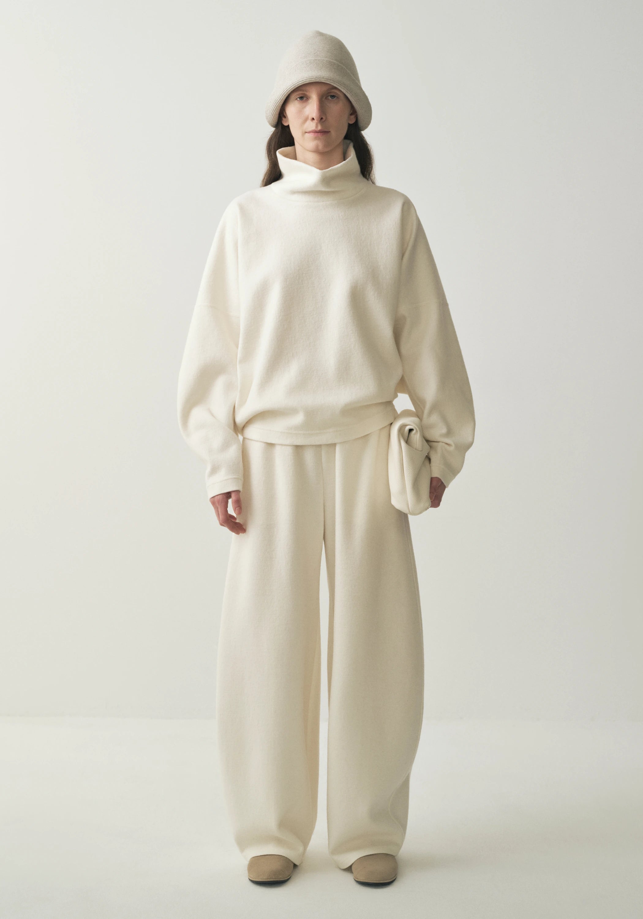 #color_off white