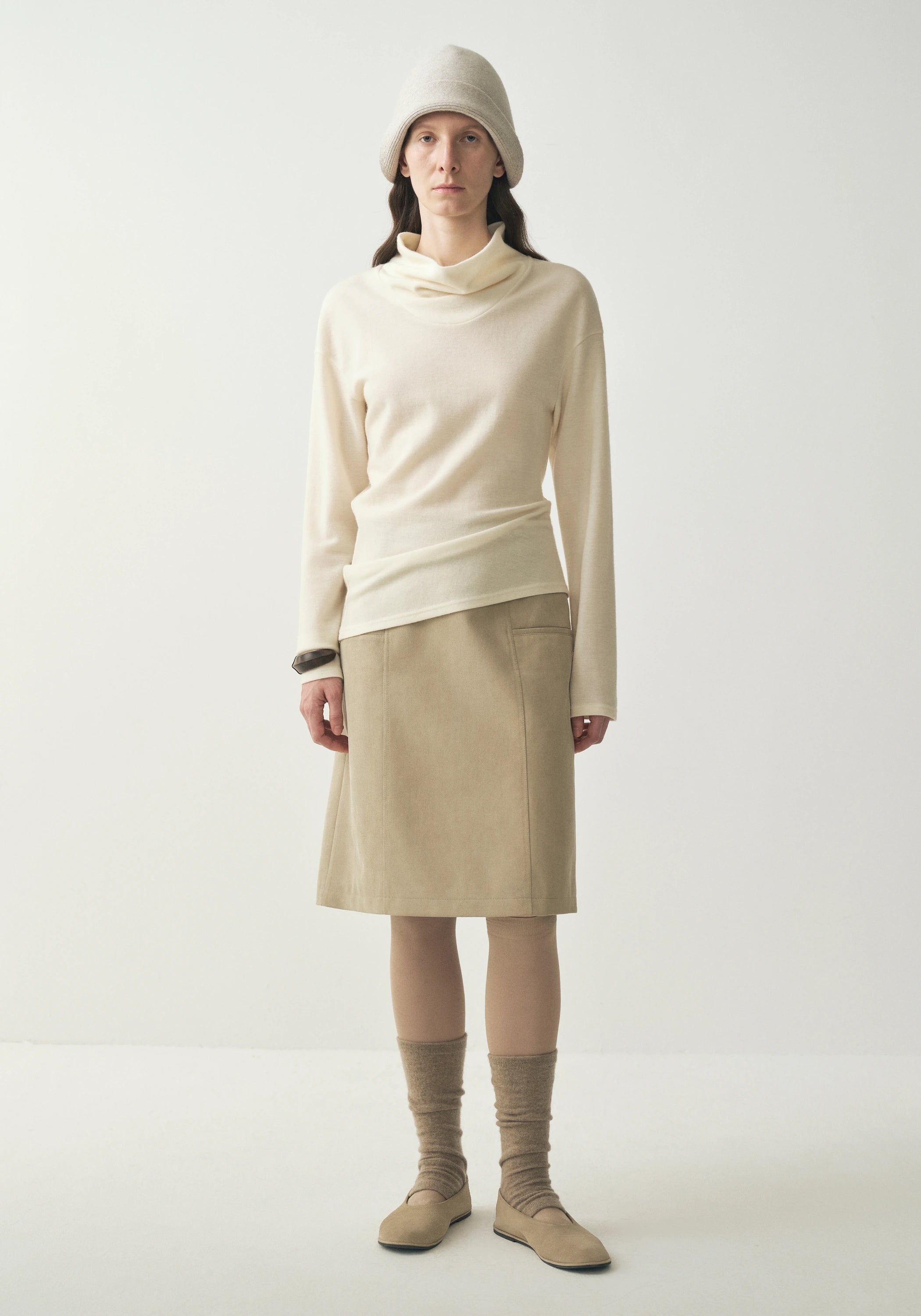 #color_off white