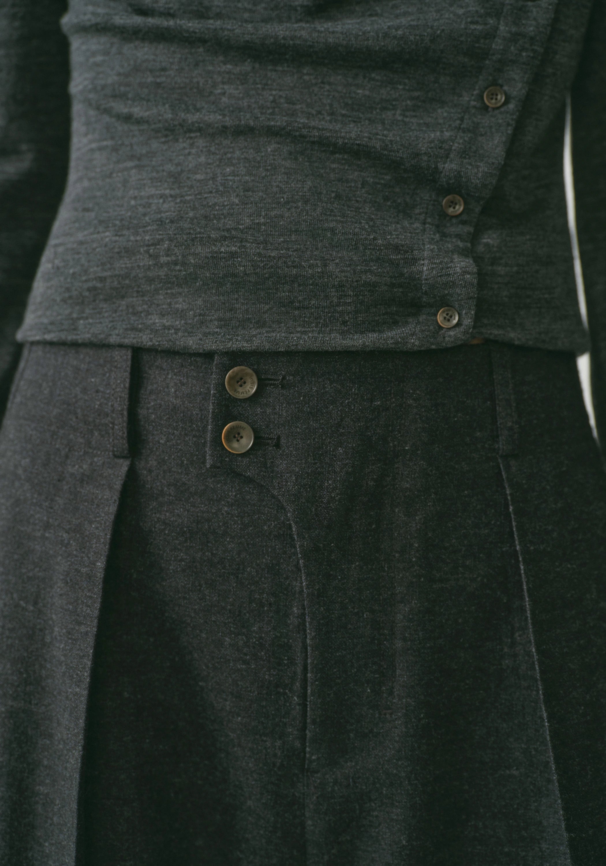 #color_black ash