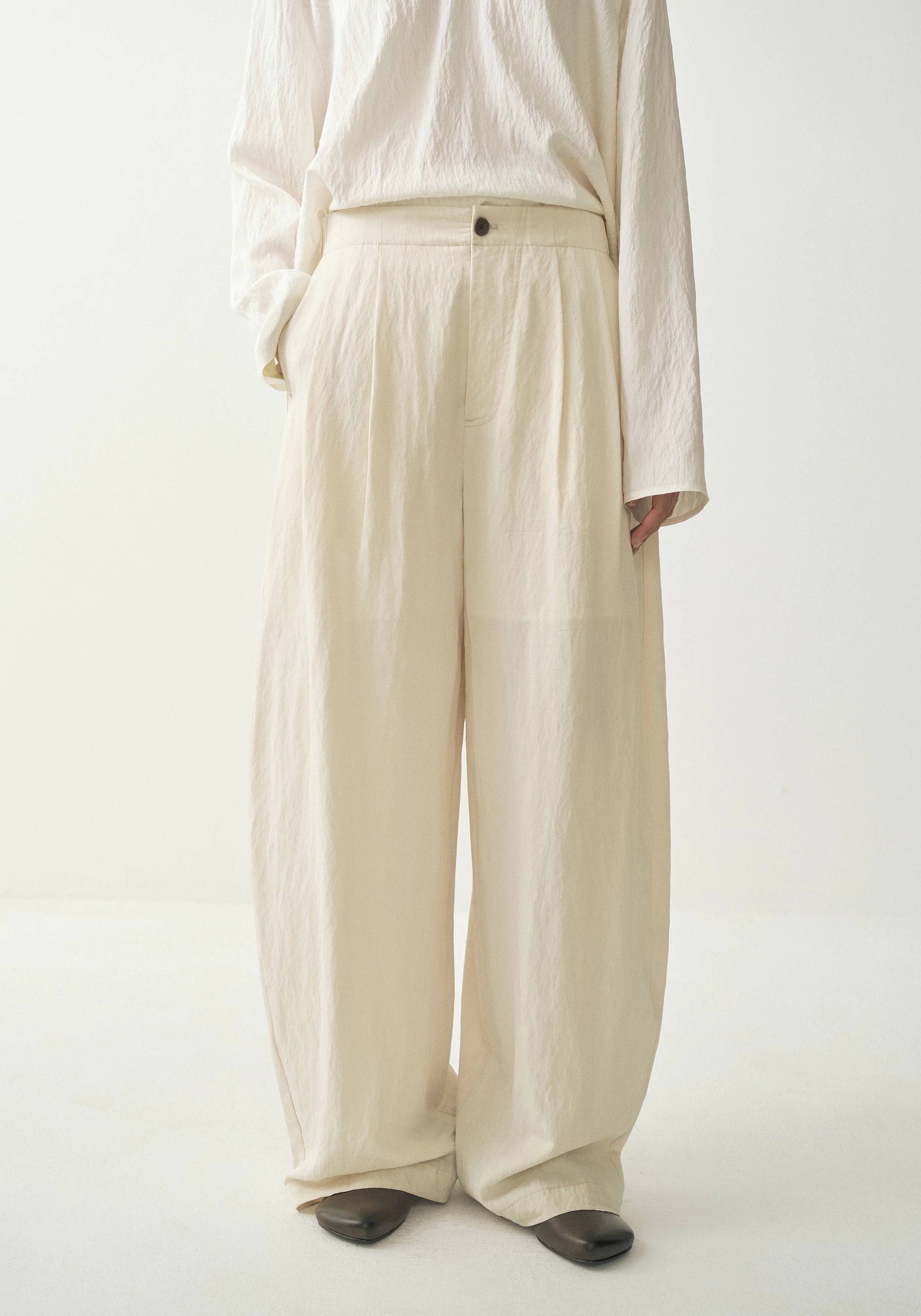 #color_cream white