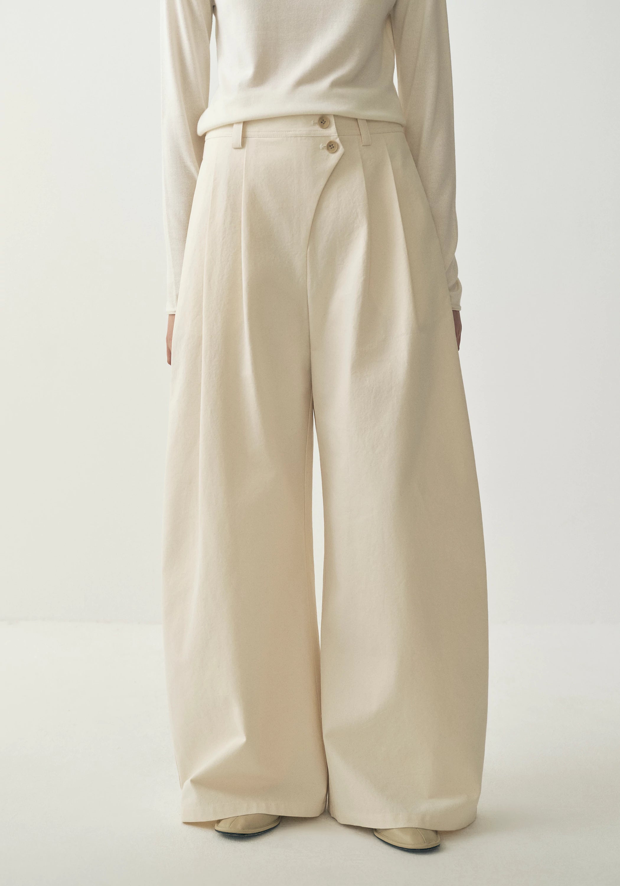#color_off white