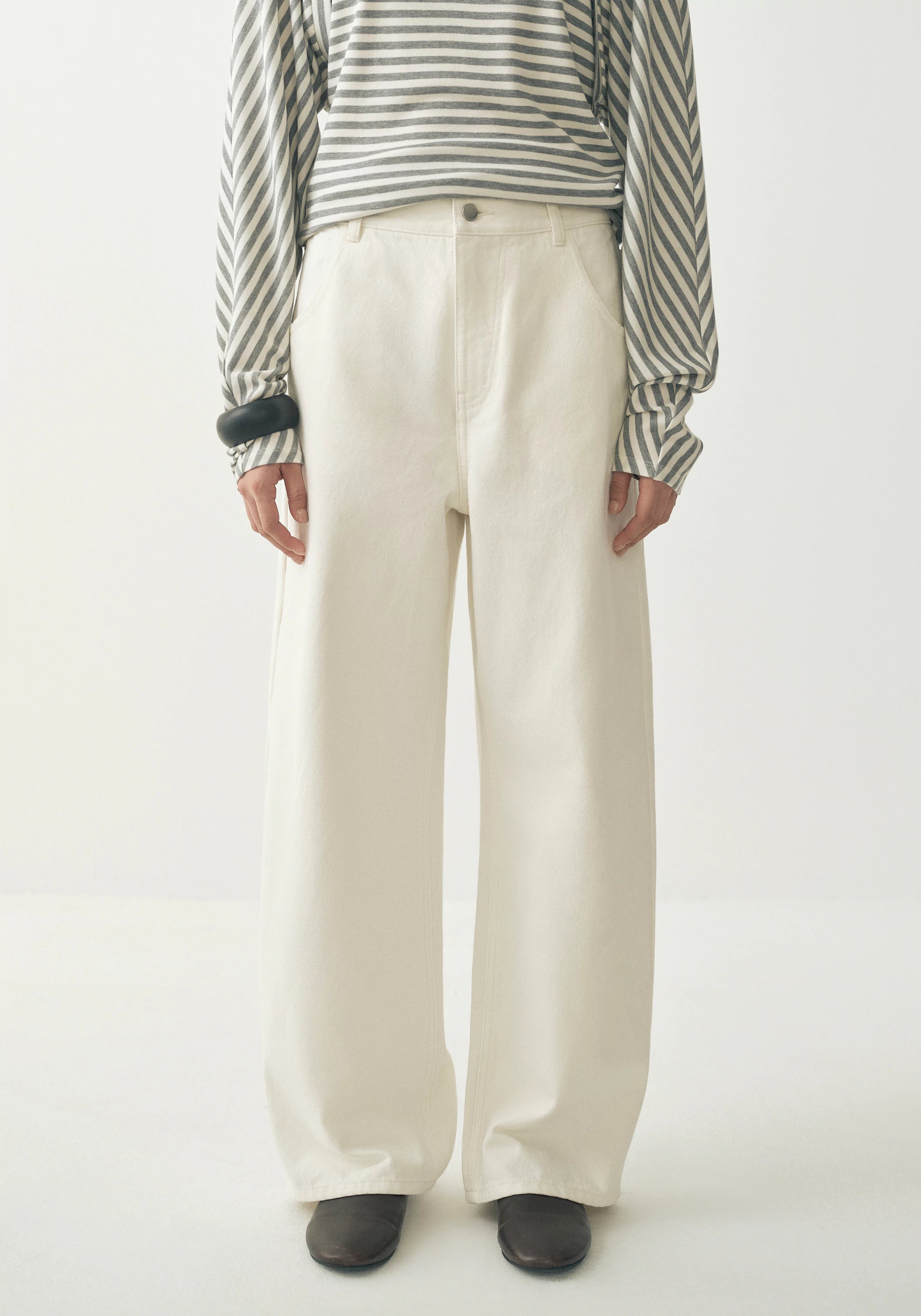 #color_off white