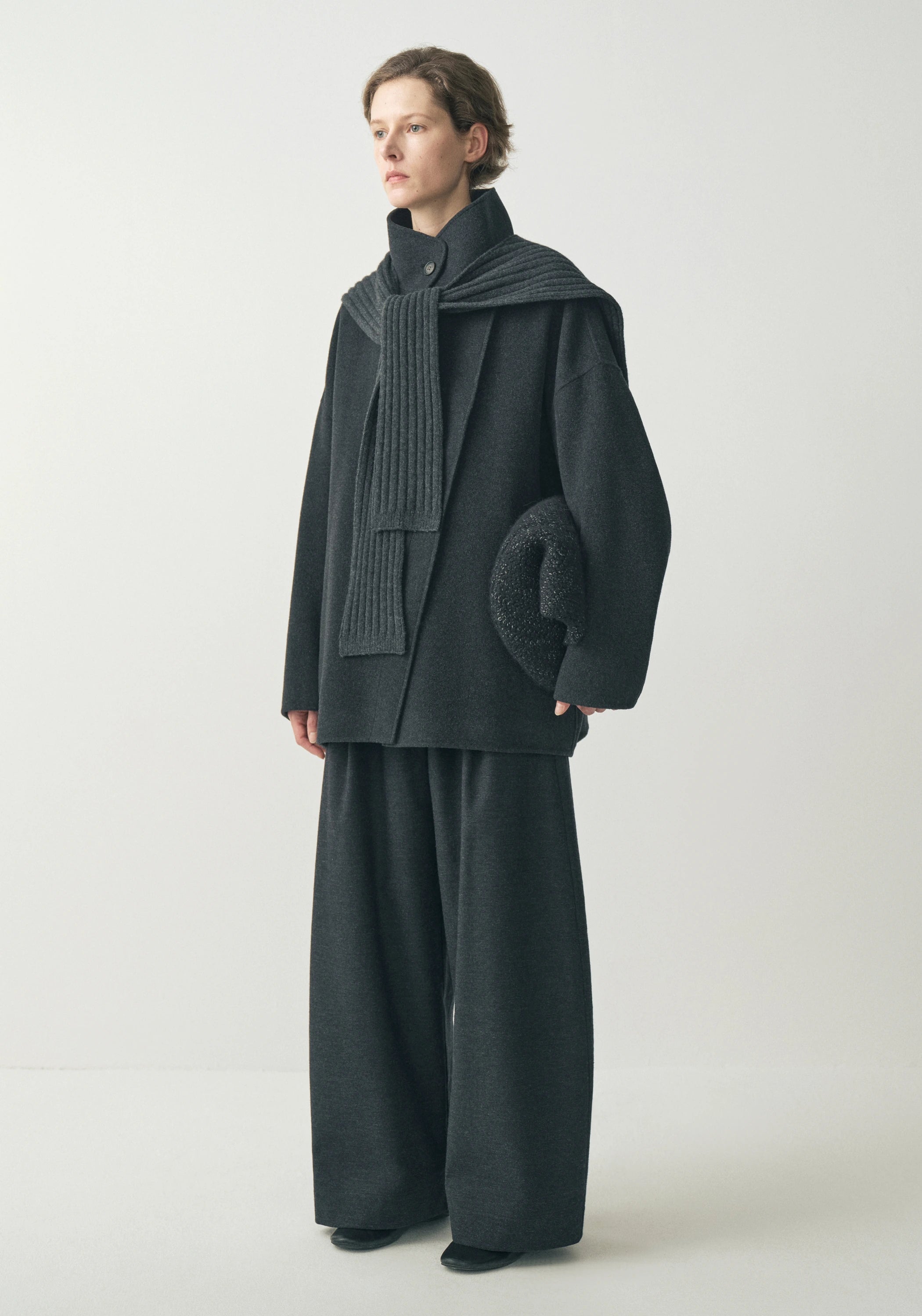 #color_black ash