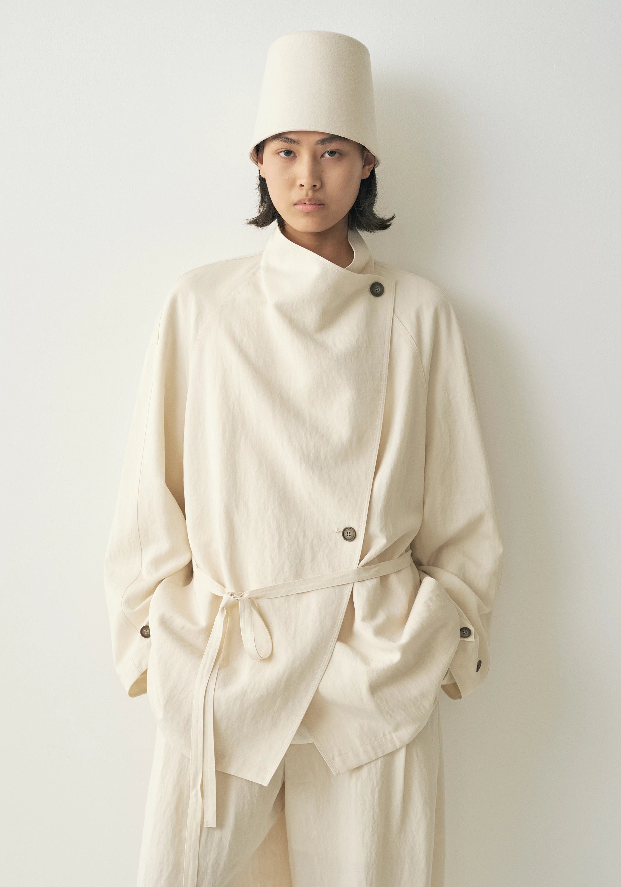 #color_cream white