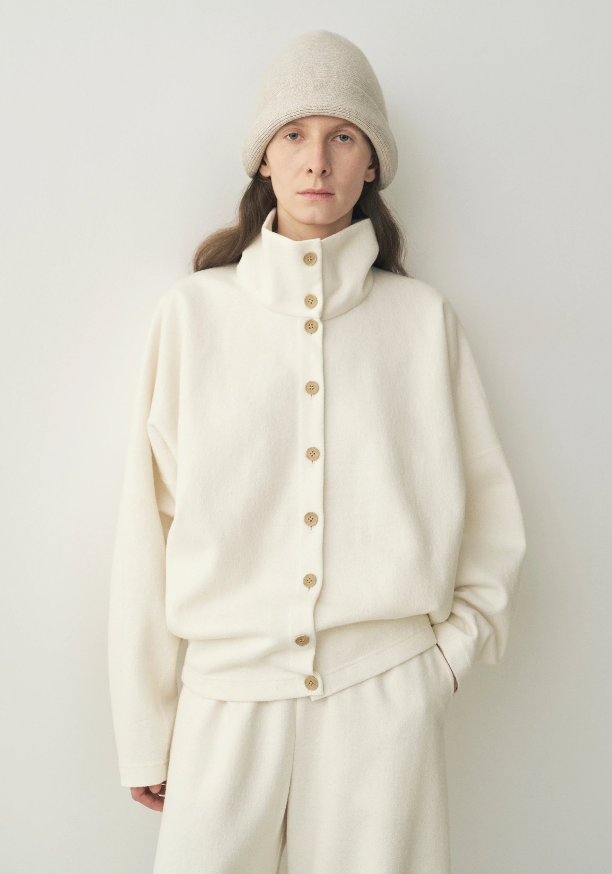 #color_off white