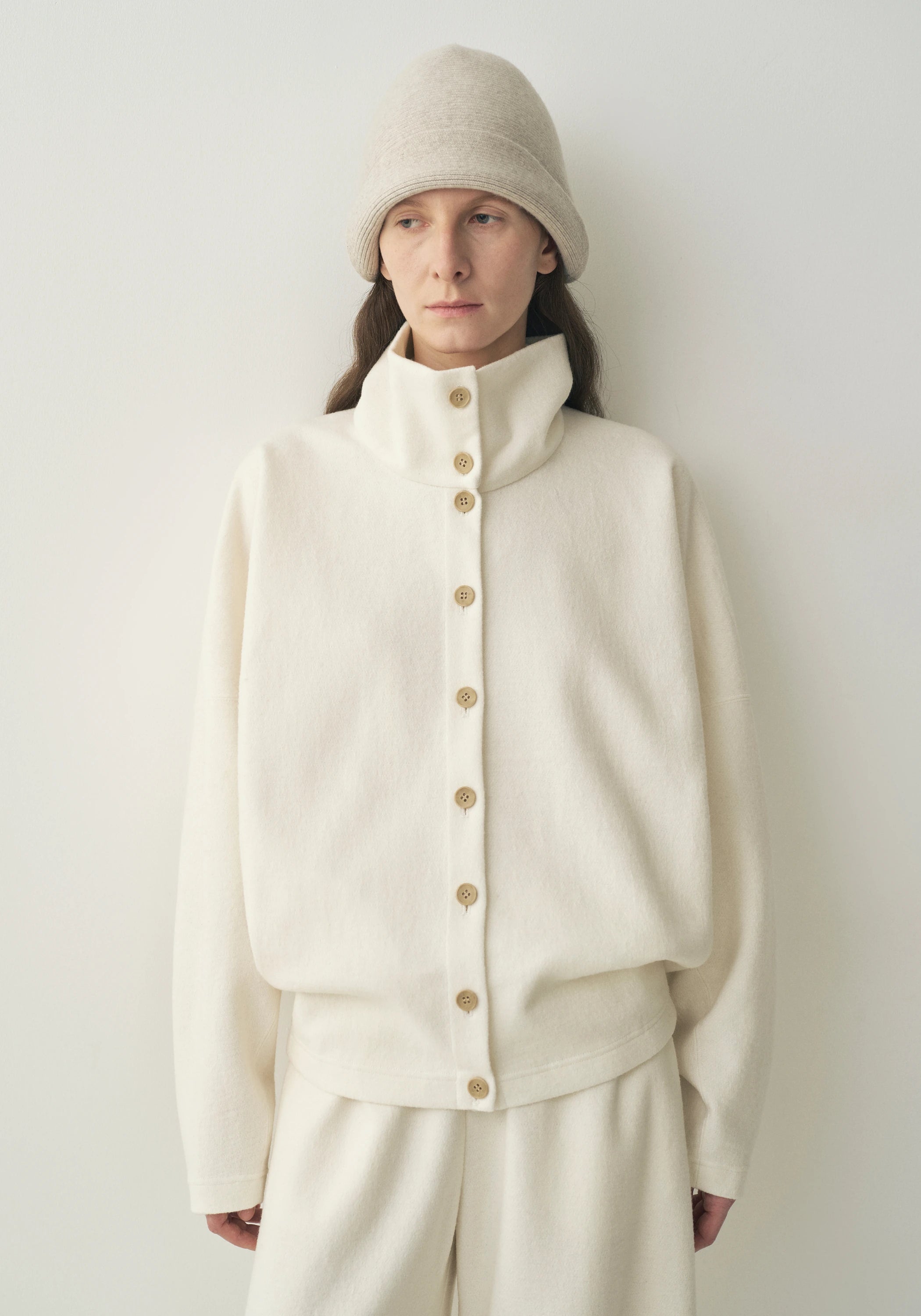 #color_off white
