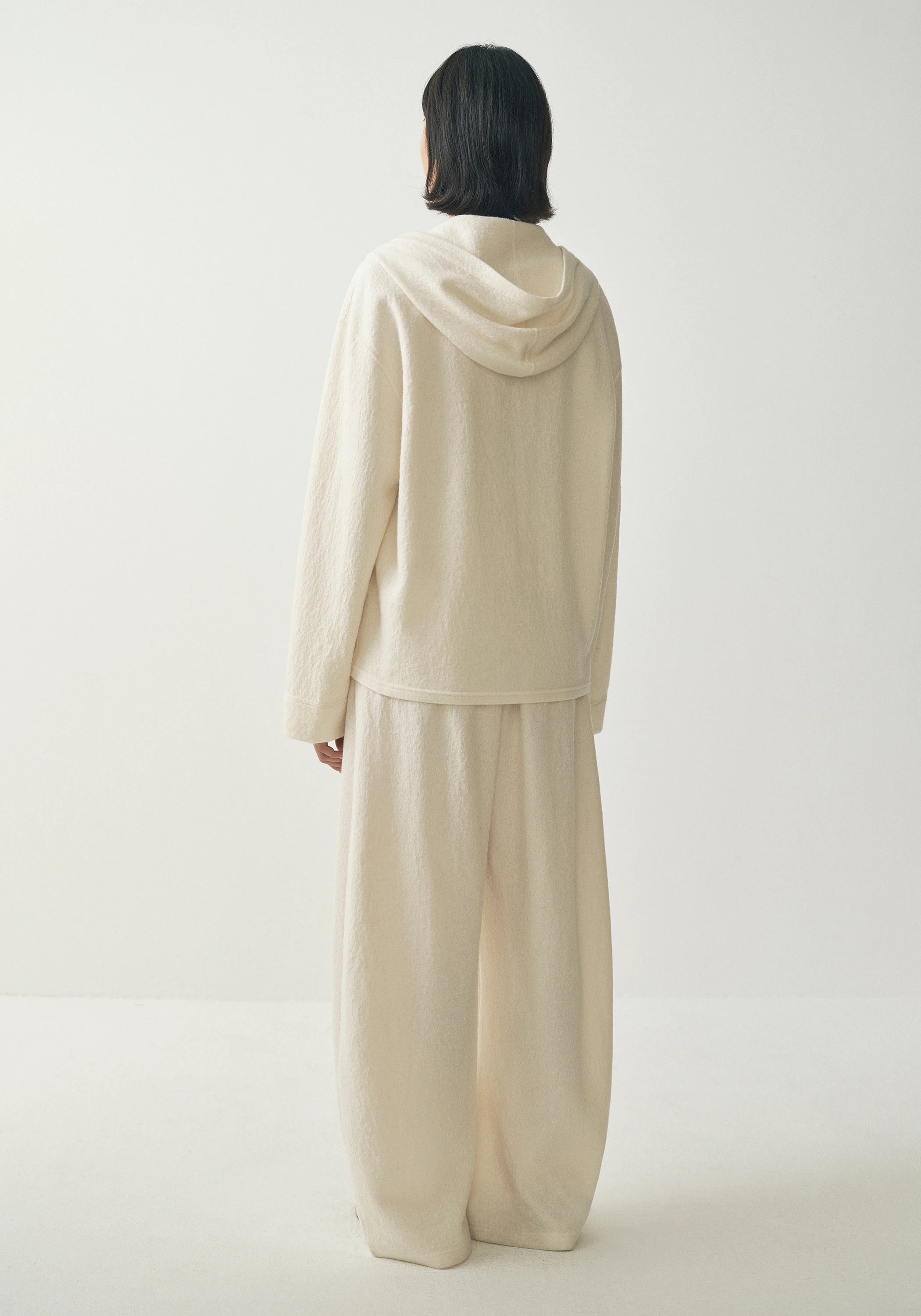 #color_cream white