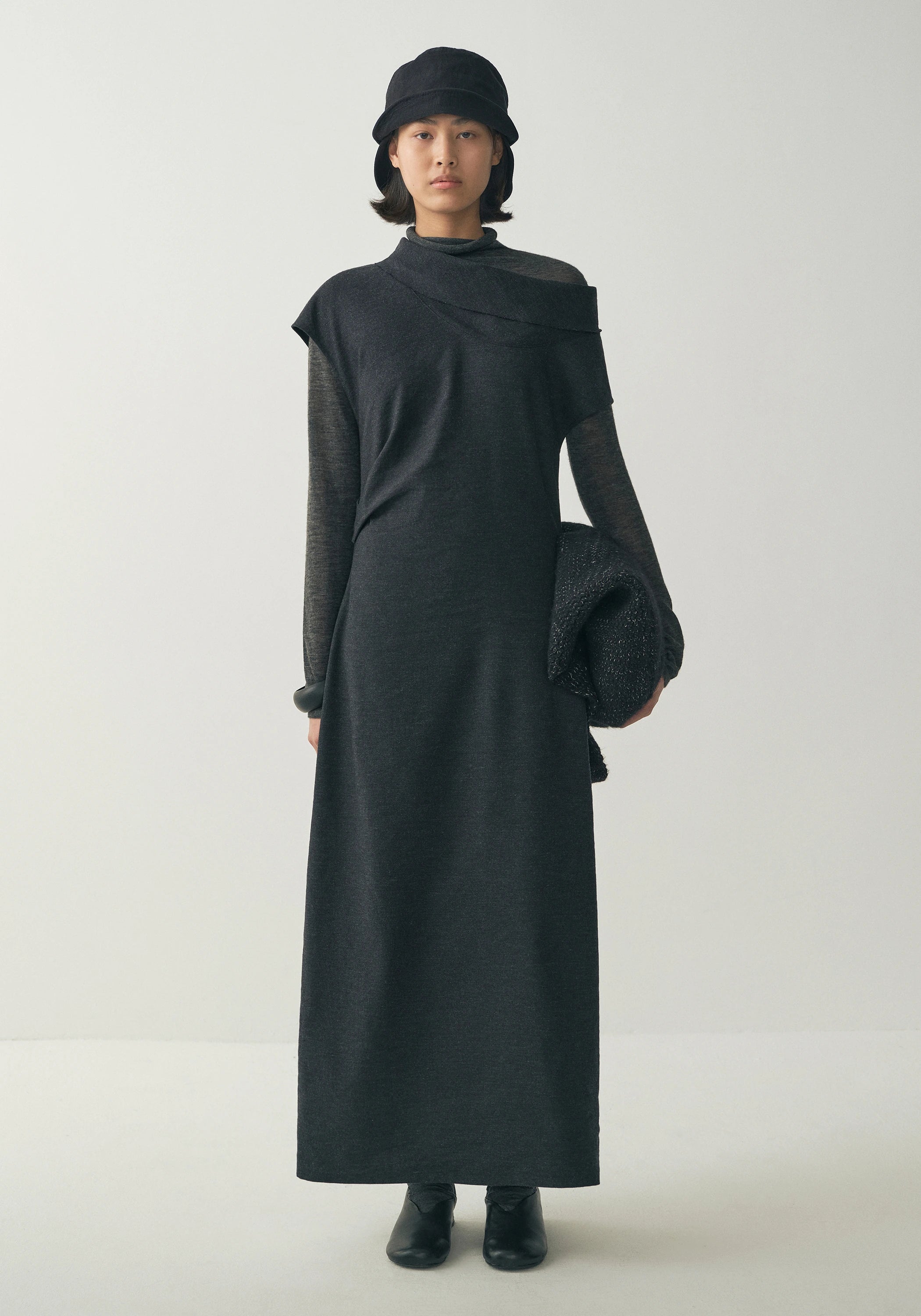#color_black ash