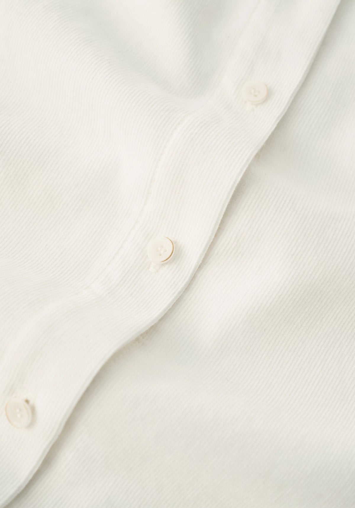 #color_off white