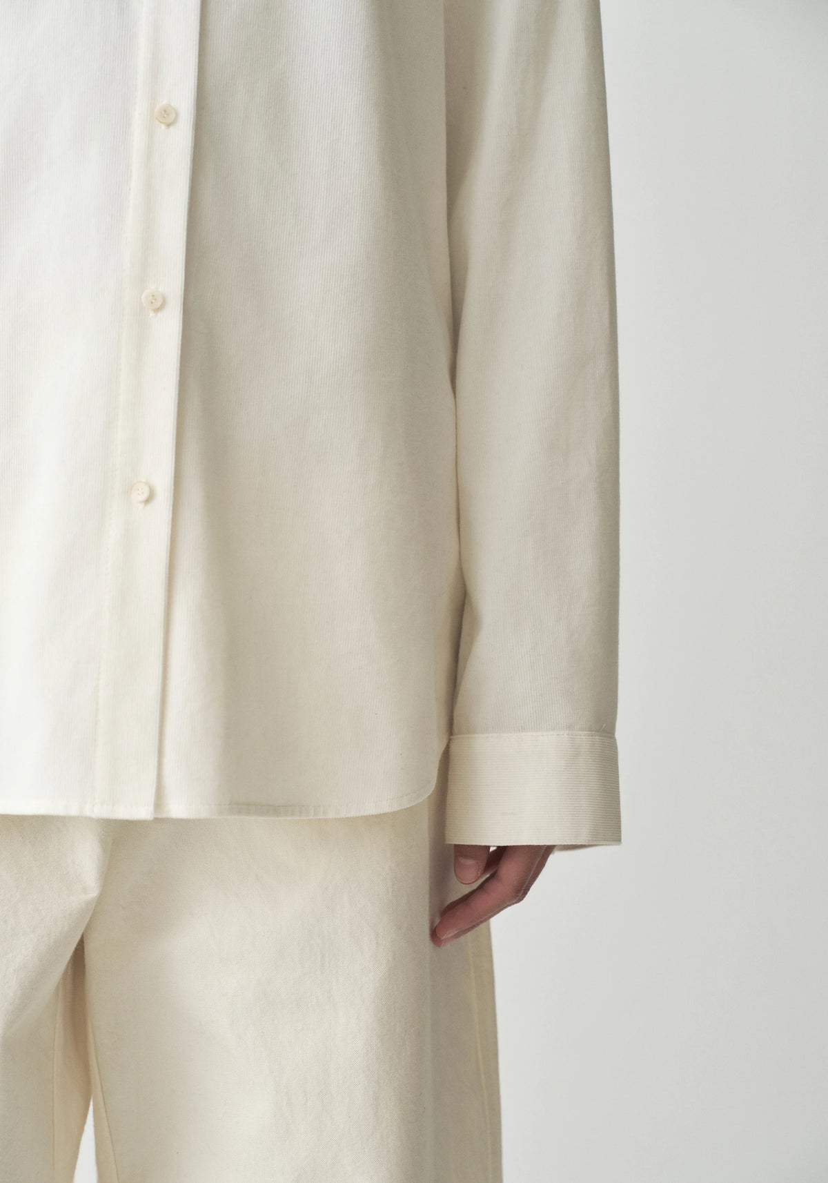 #color_off white