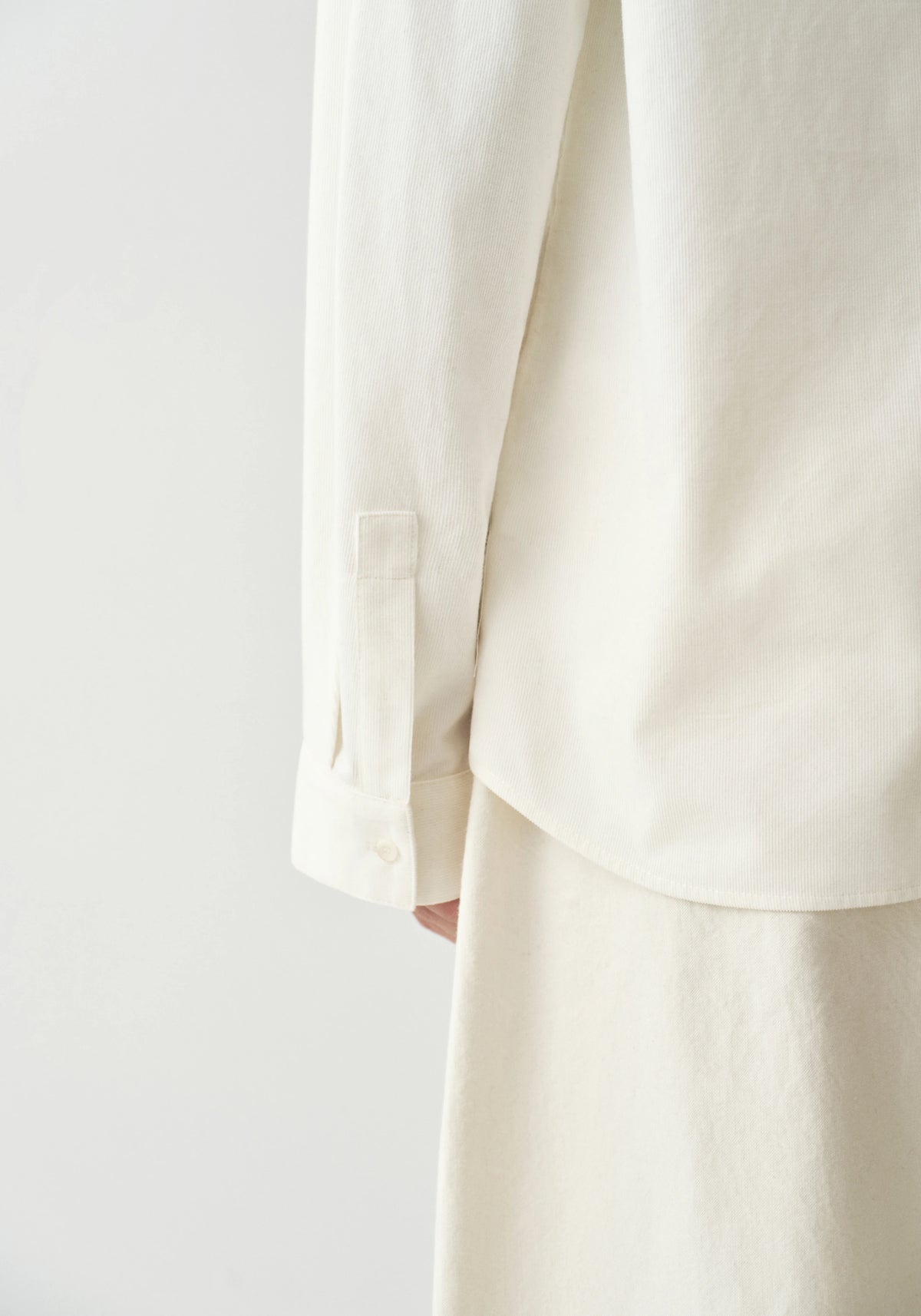 #color_off white