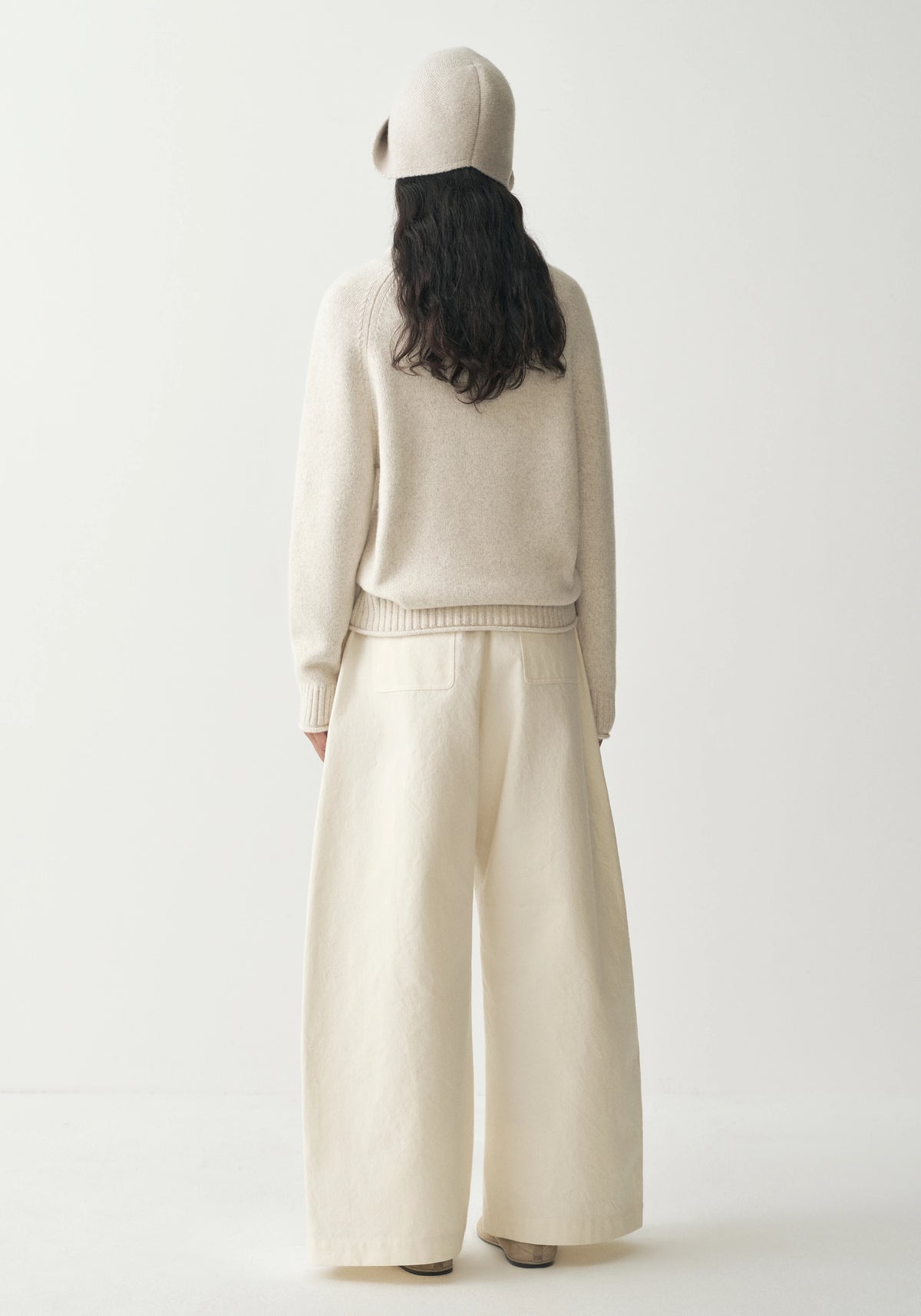 #color_off white
