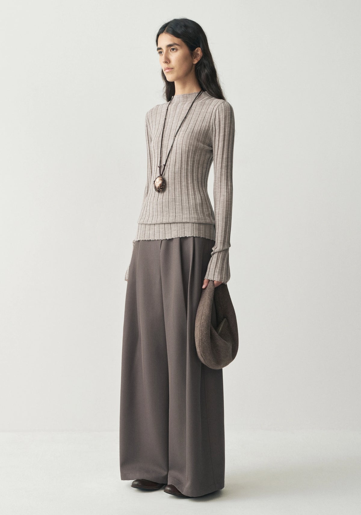 #color_mid gray