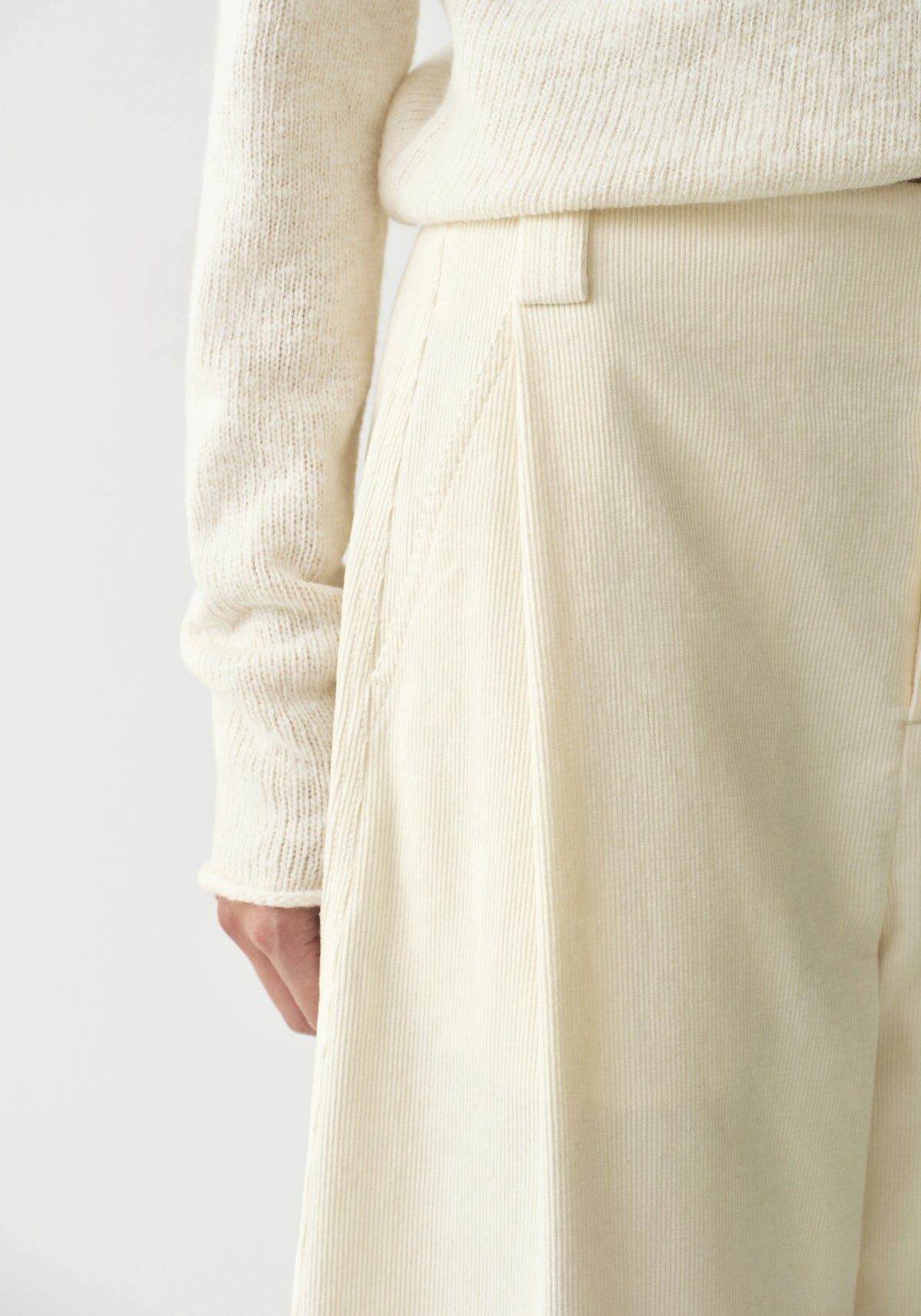 #color_cream white