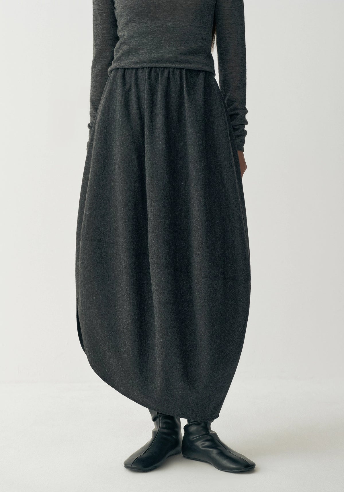 #color_black ash