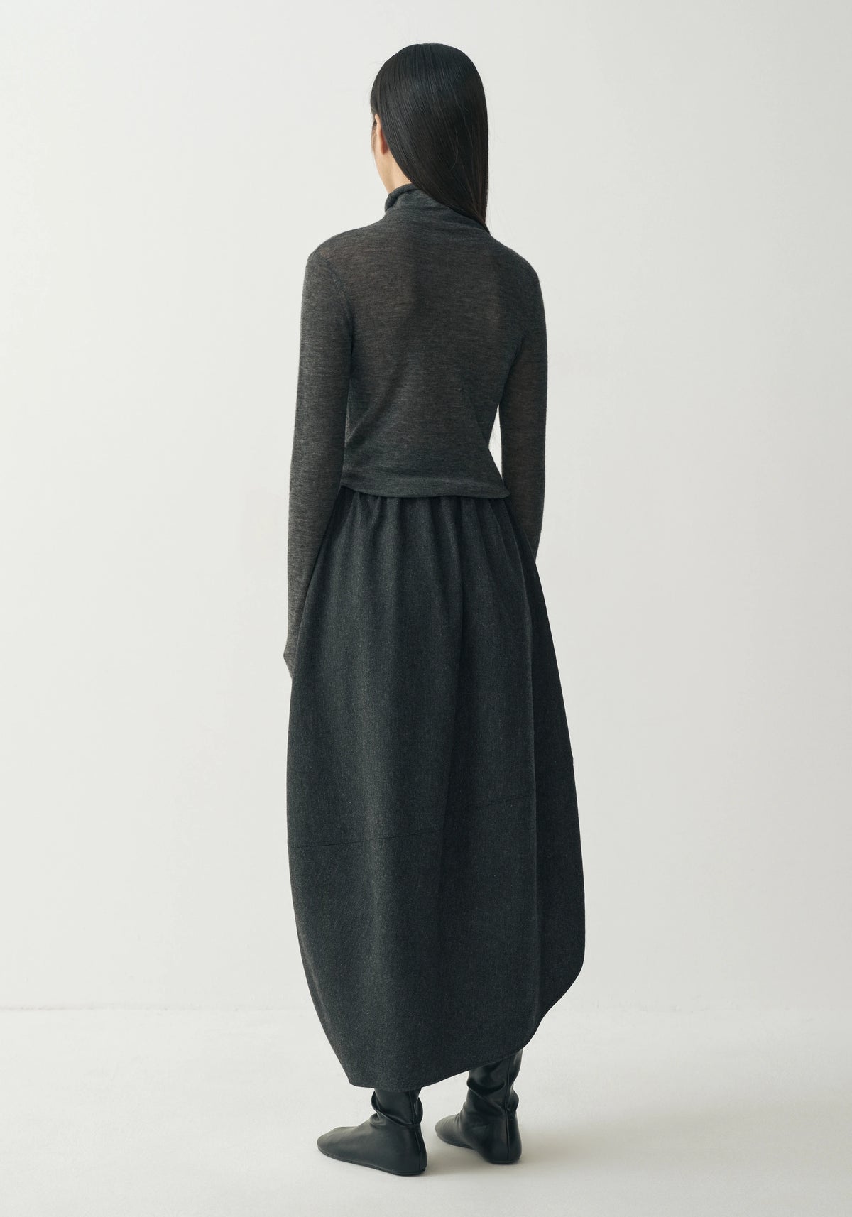 #color_black ash