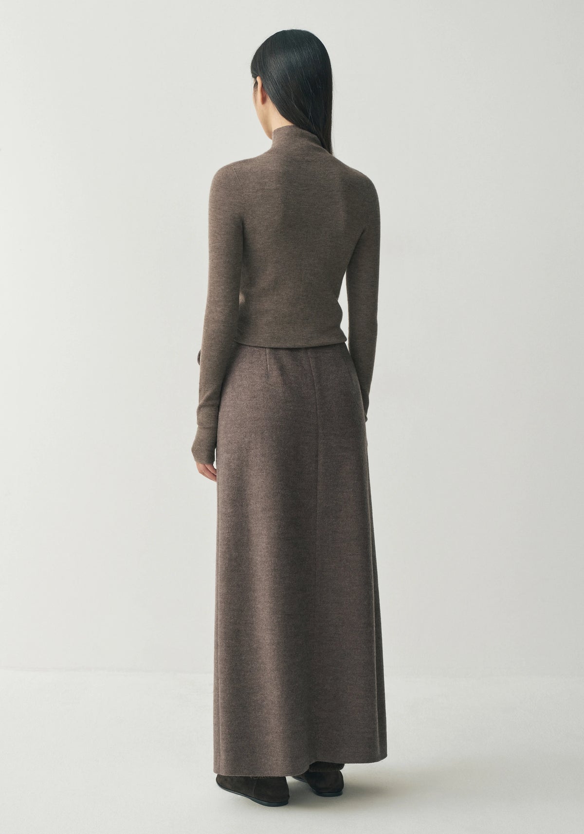 #color_plum brown