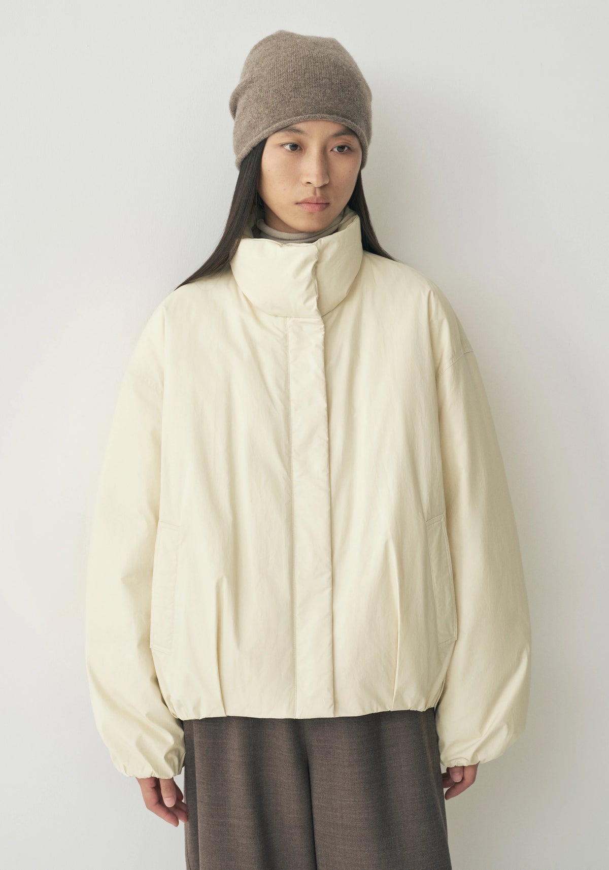 #color_cream white