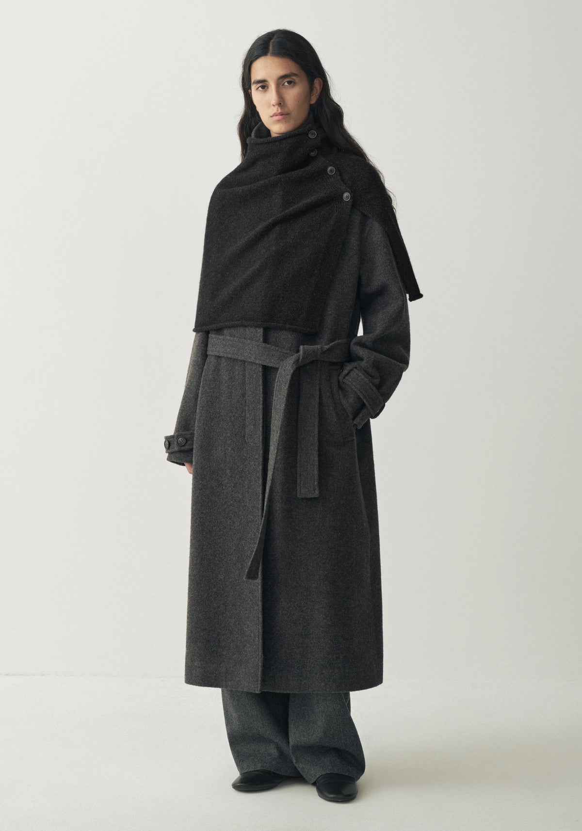 #color_black ash