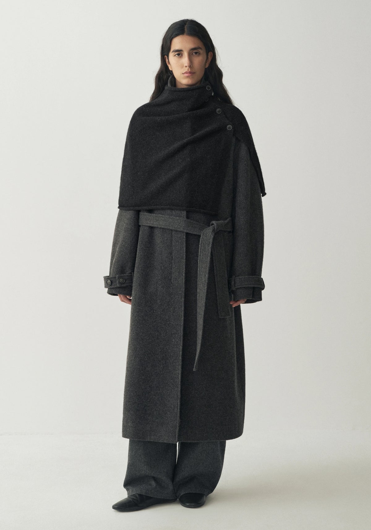 #color_black ash