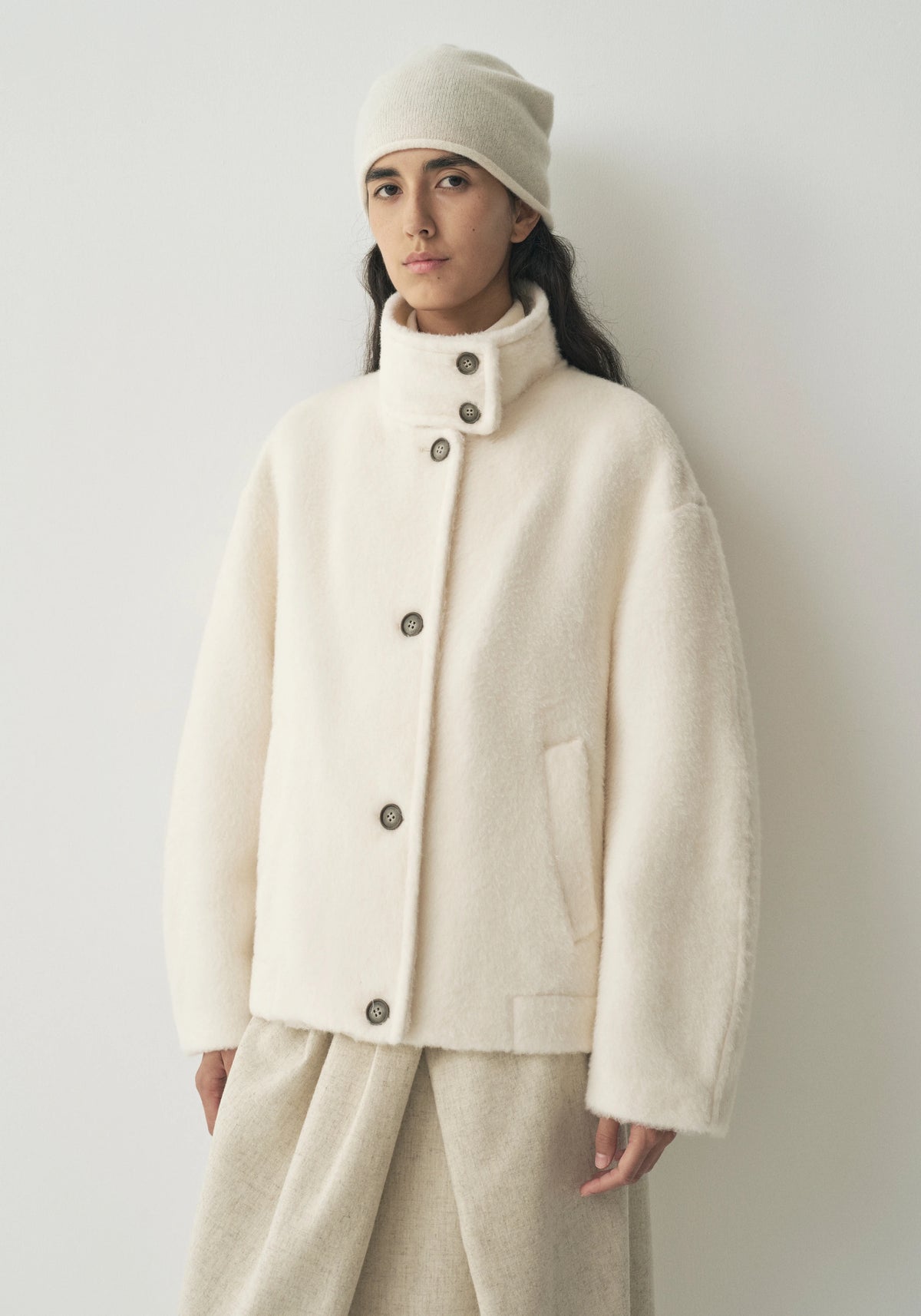 #color_off white