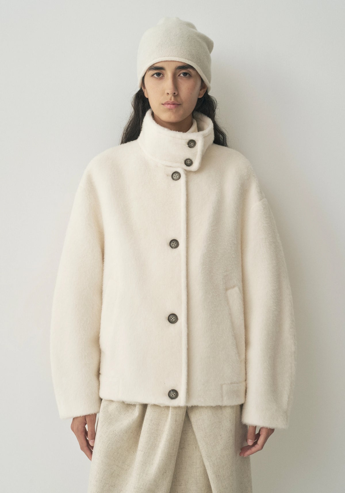 #color_off white