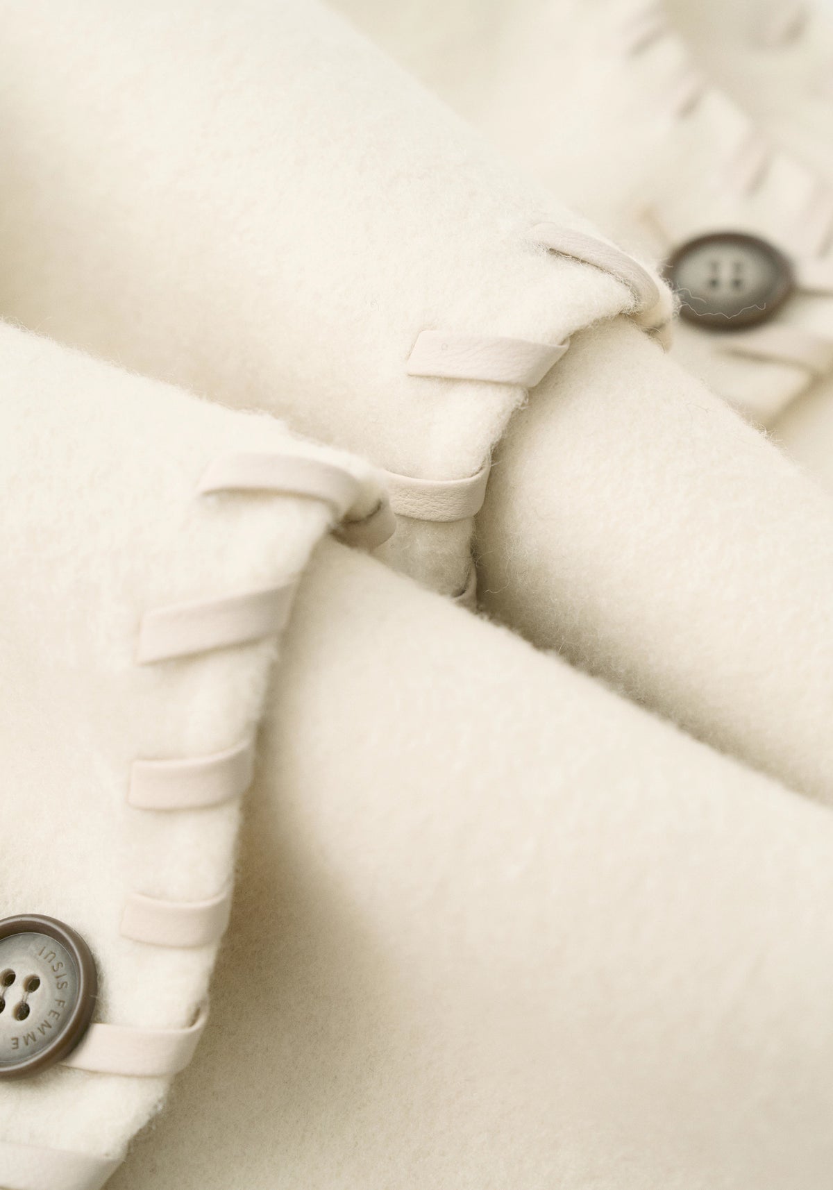 #color_cream white