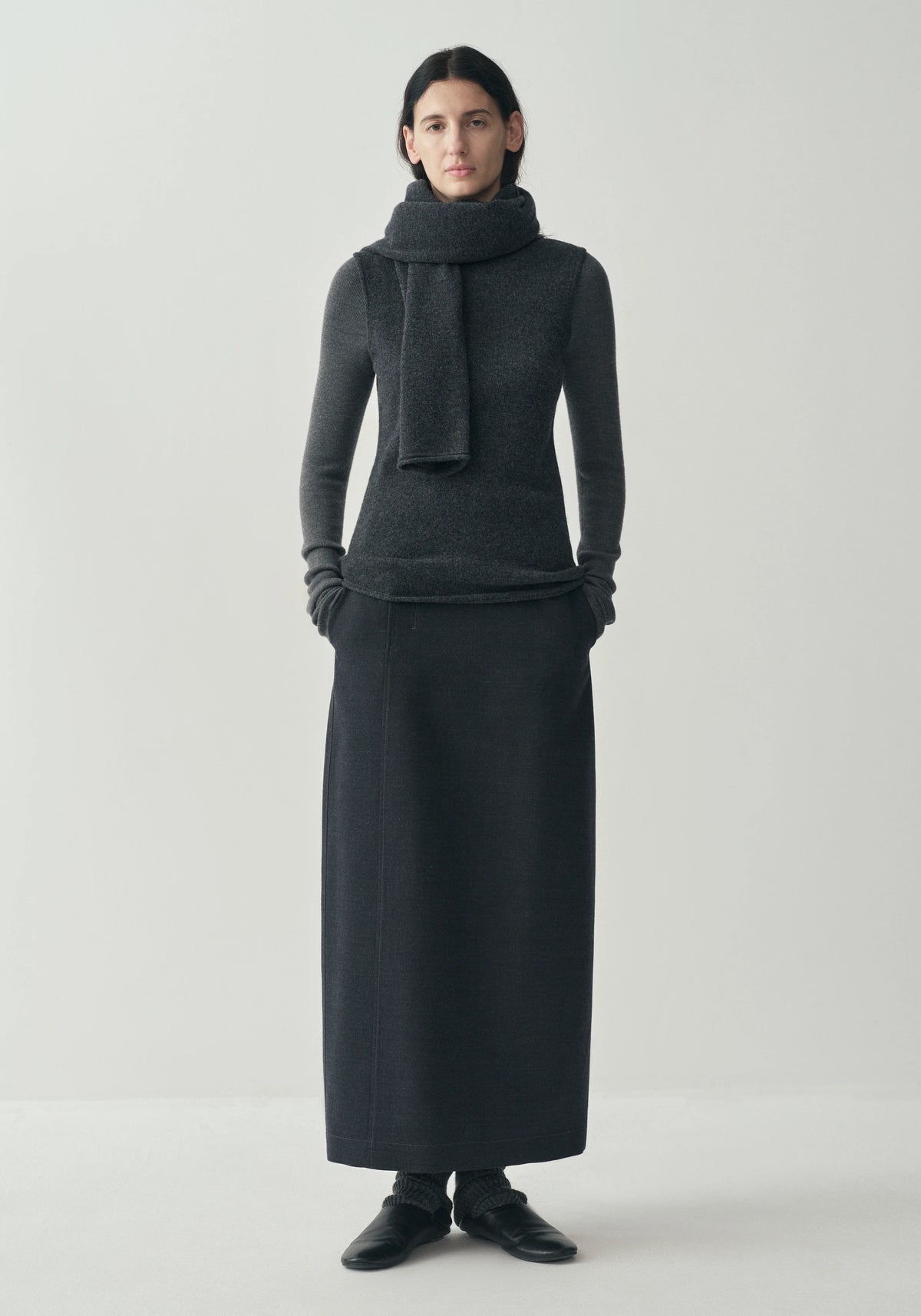 #color_black ash