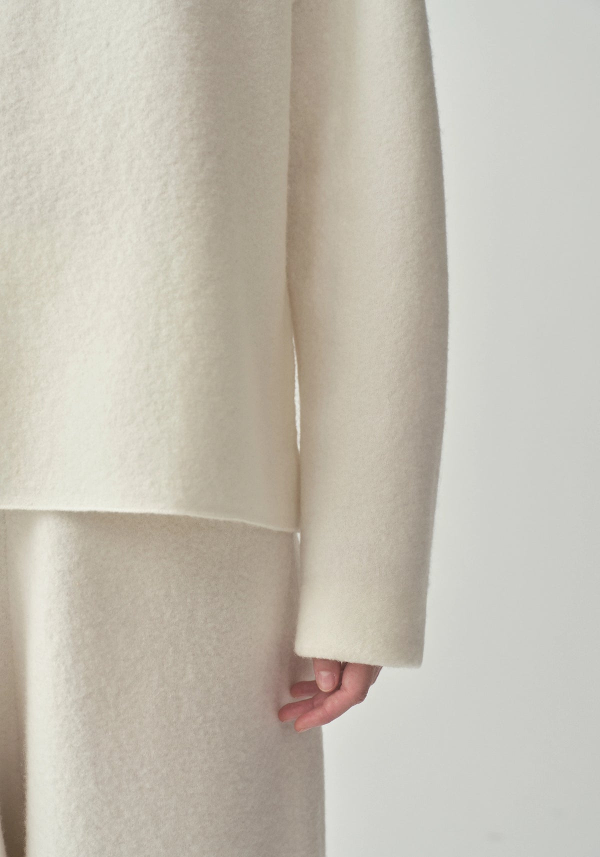#color_cream white