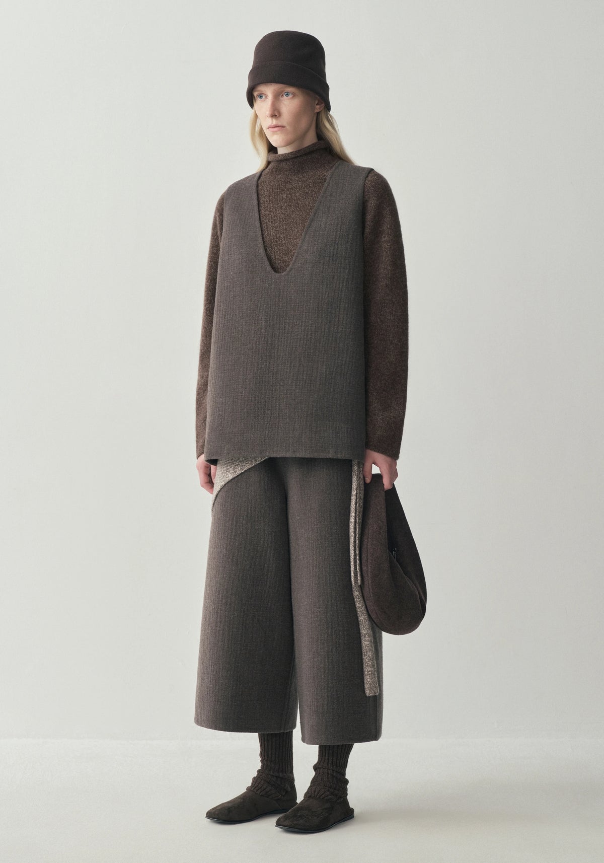 #color_plum brown