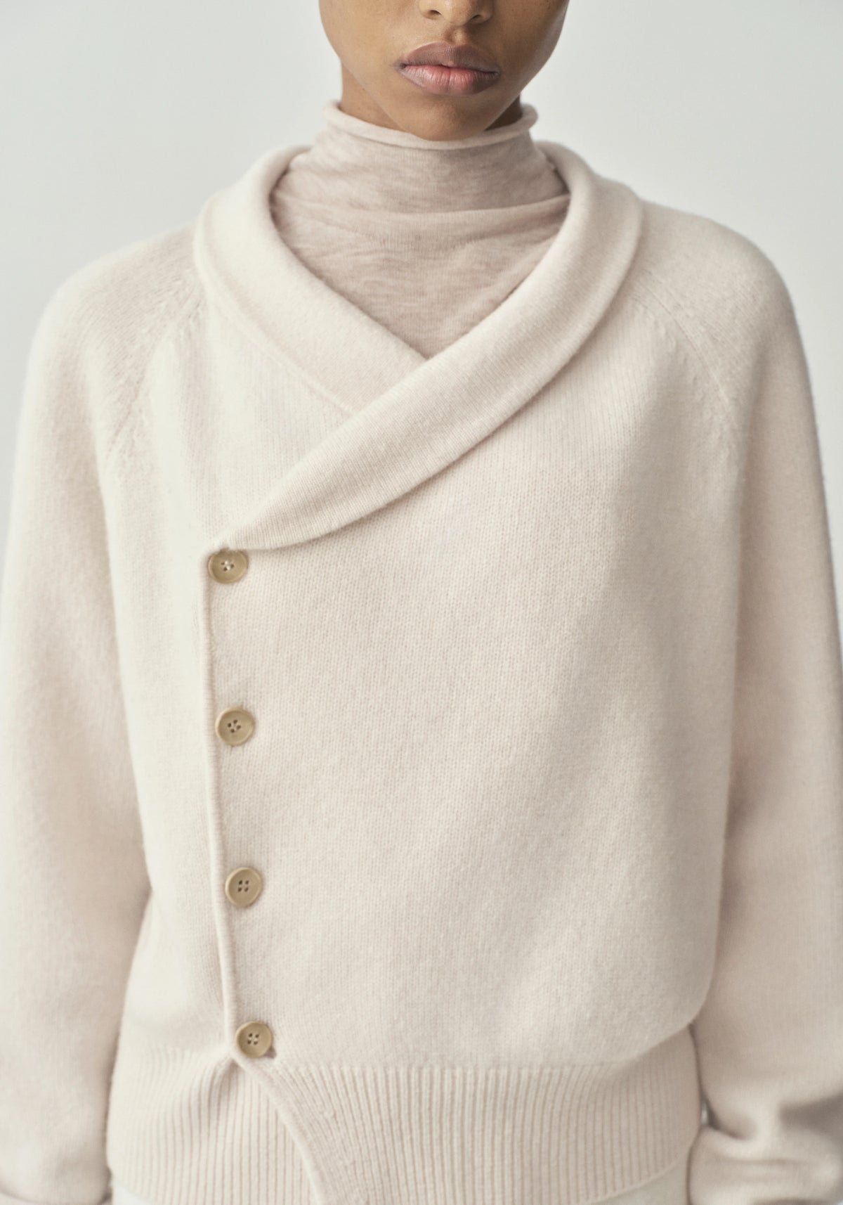 #color_cream white