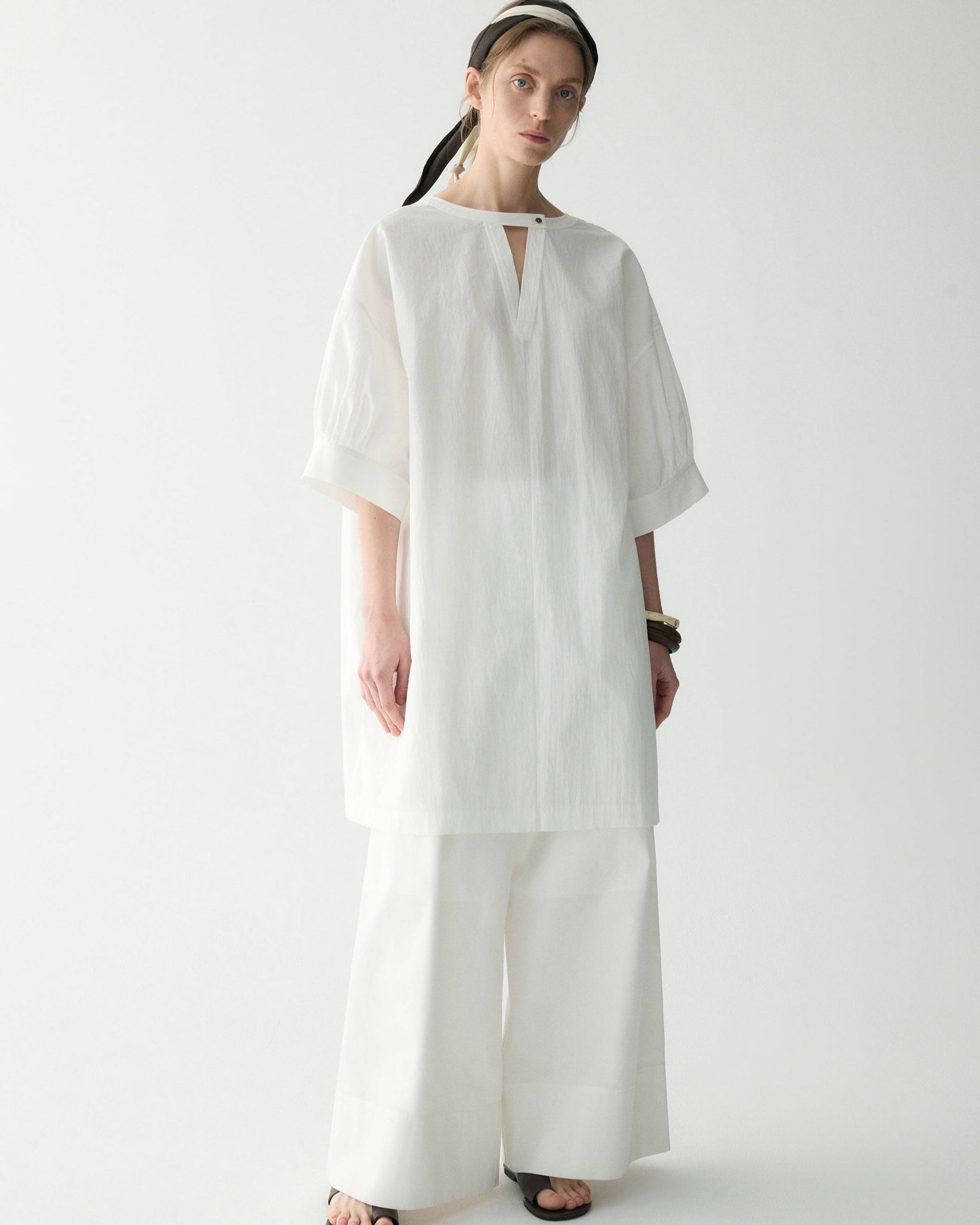 #color_off white