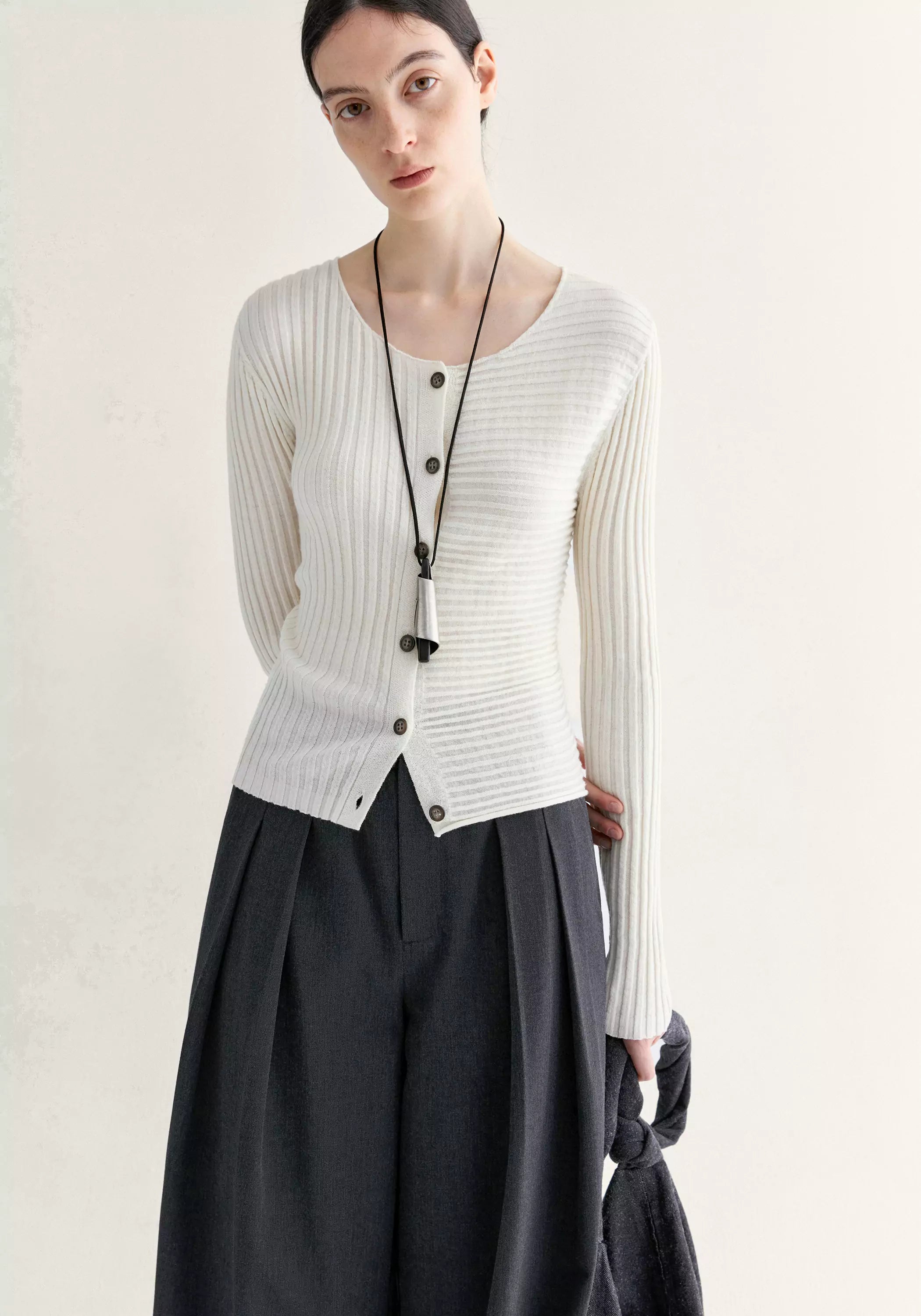 #color_off white