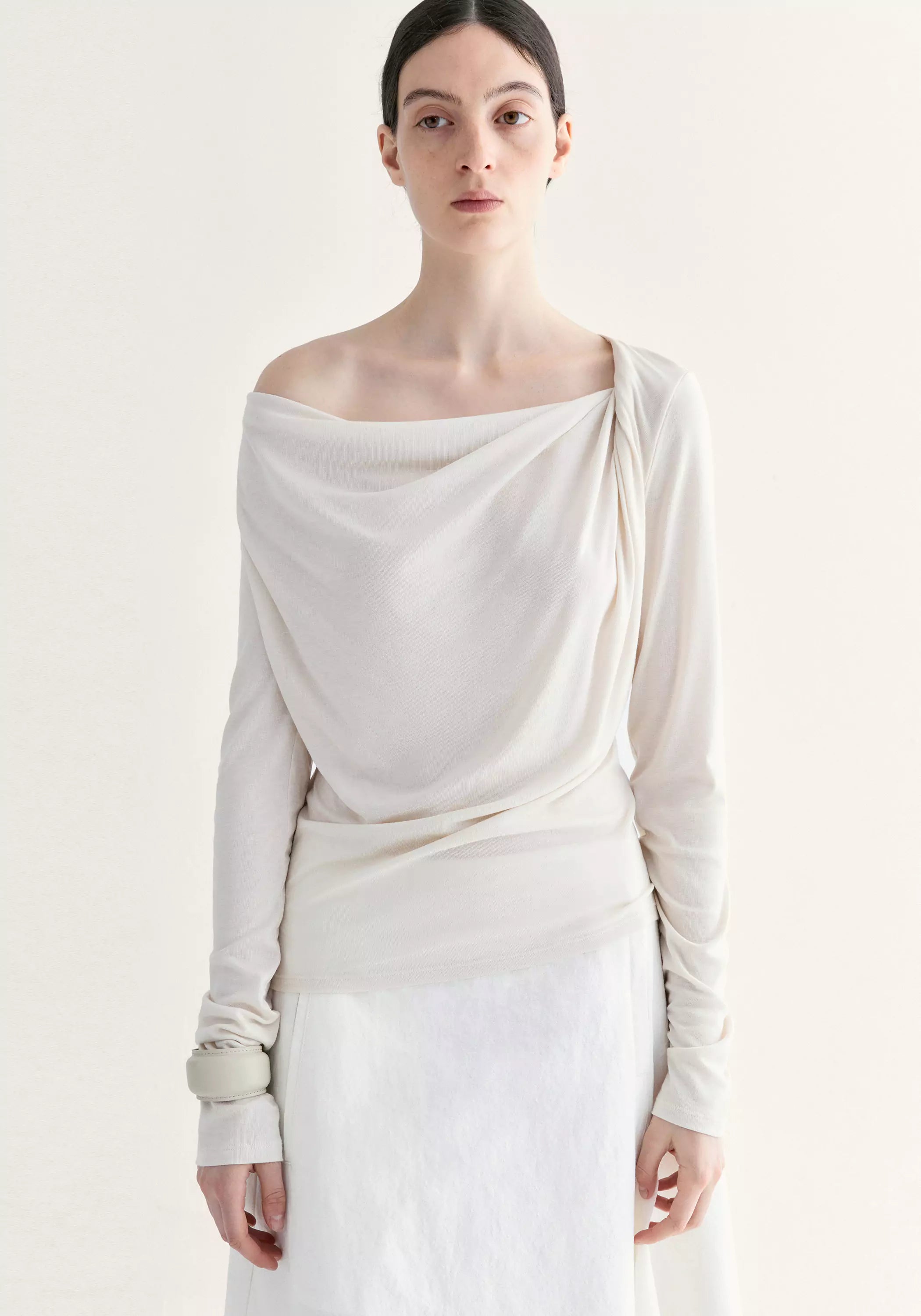 #color_off white